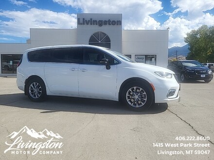 2026 Chrysler Pacifica Select Passenger Van