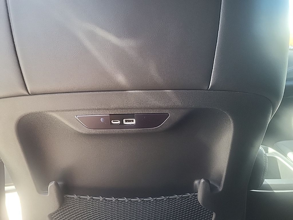 2026 Chrysler Pacifica Select - Photo 13