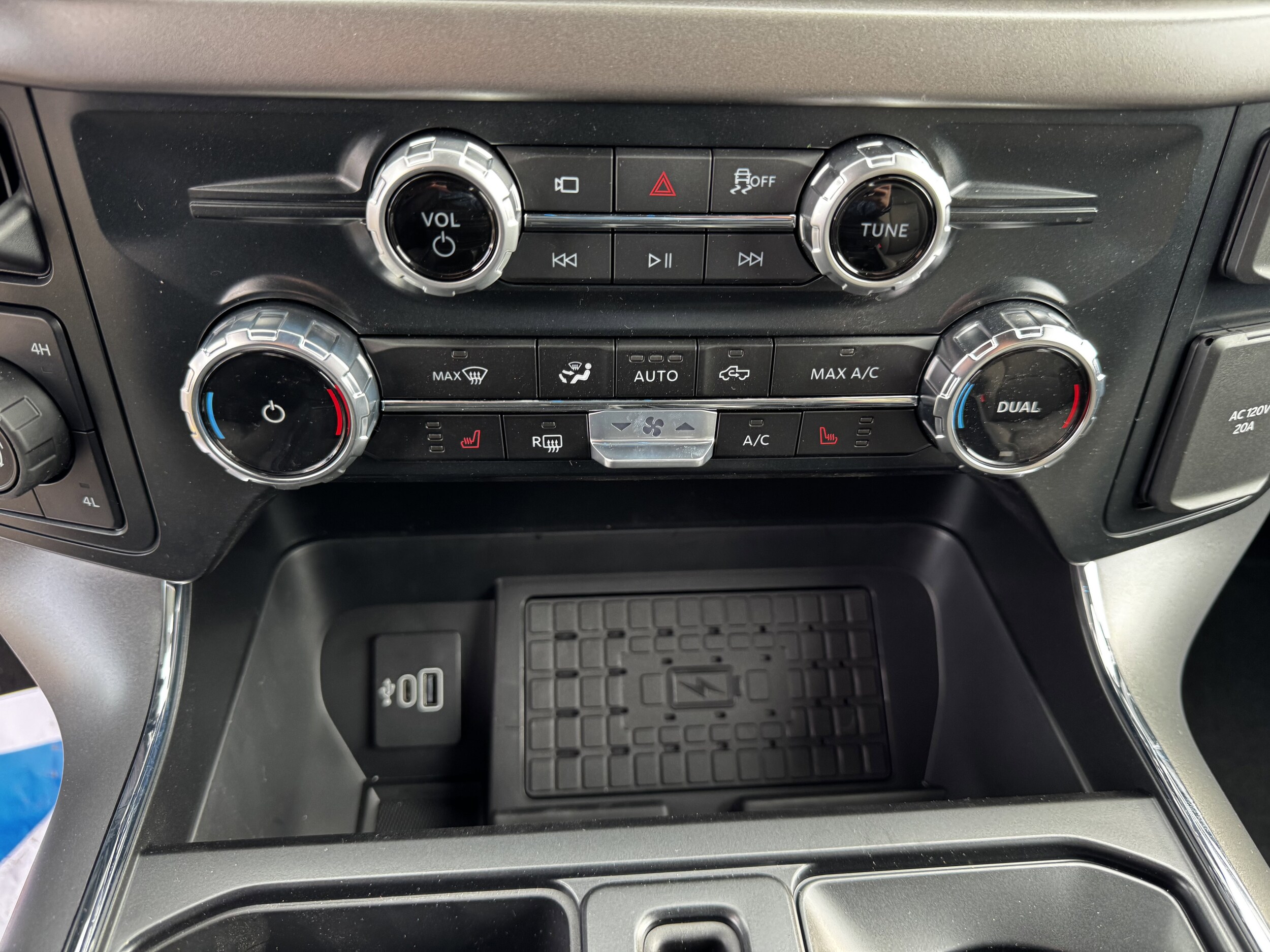 2025 Ford F-150 XLT - Photo 14