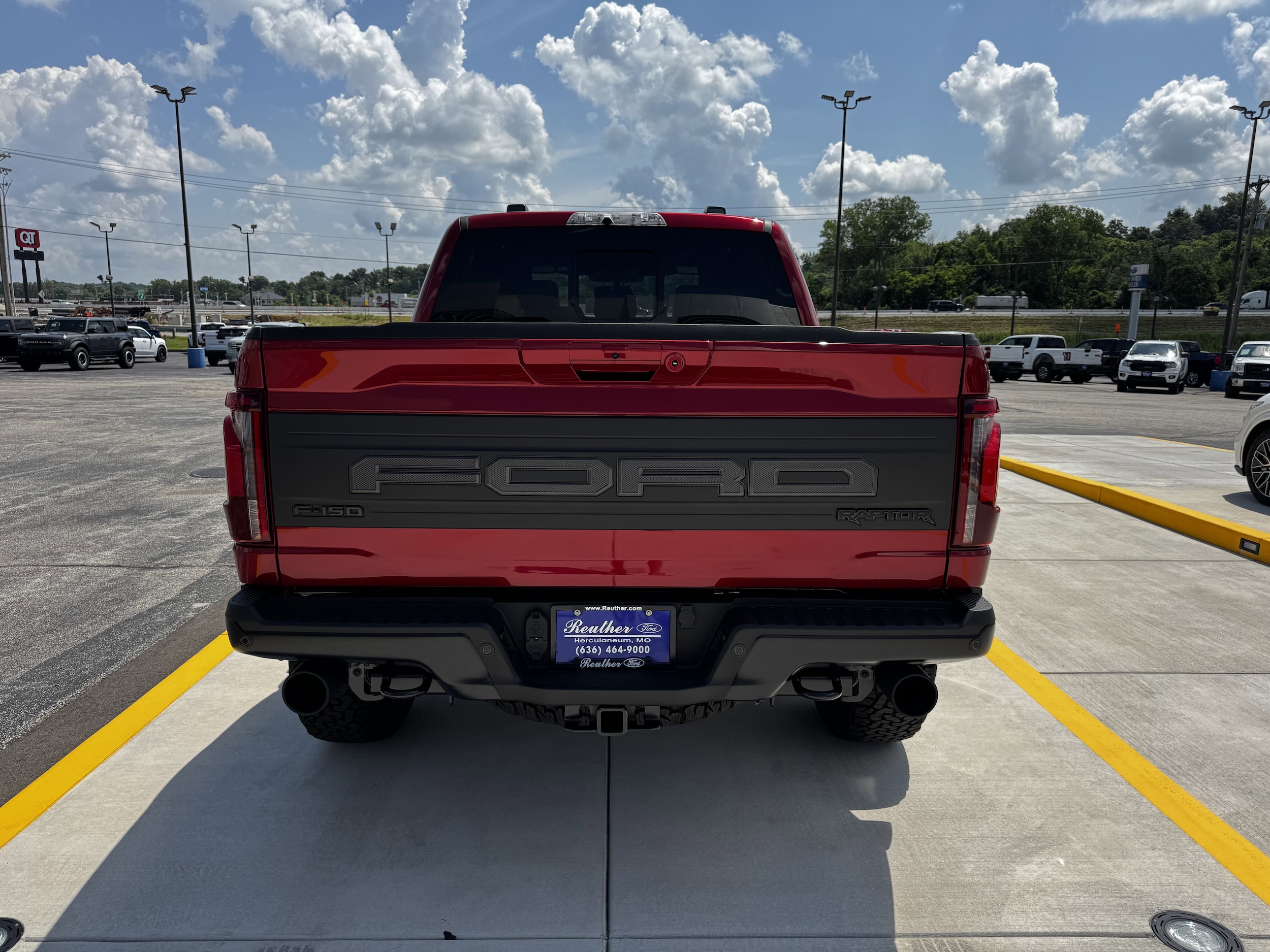 2025 Ford F-150 Raptor - Photo 8