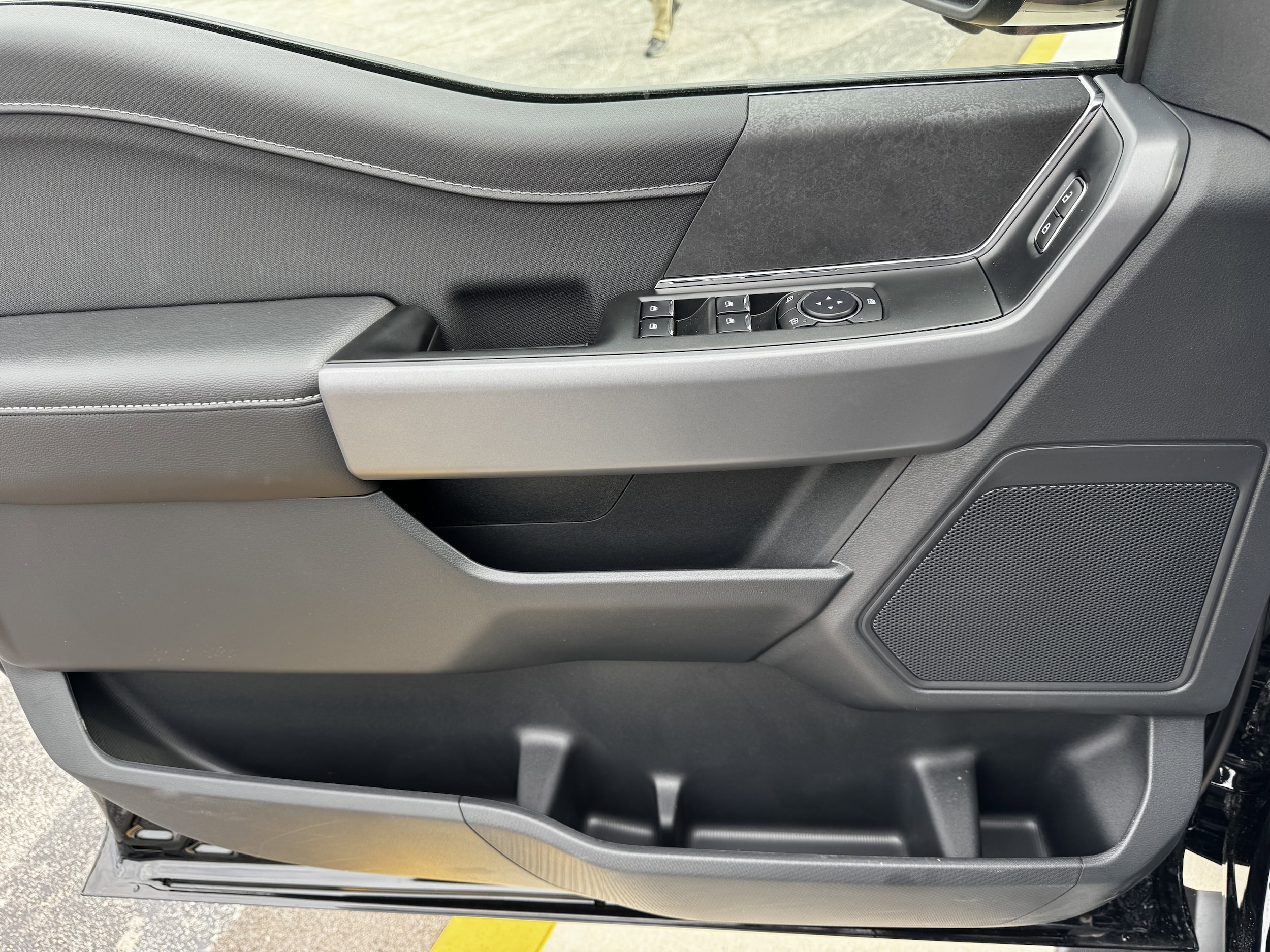 2025 Ford F-150 XLT - Photo 17