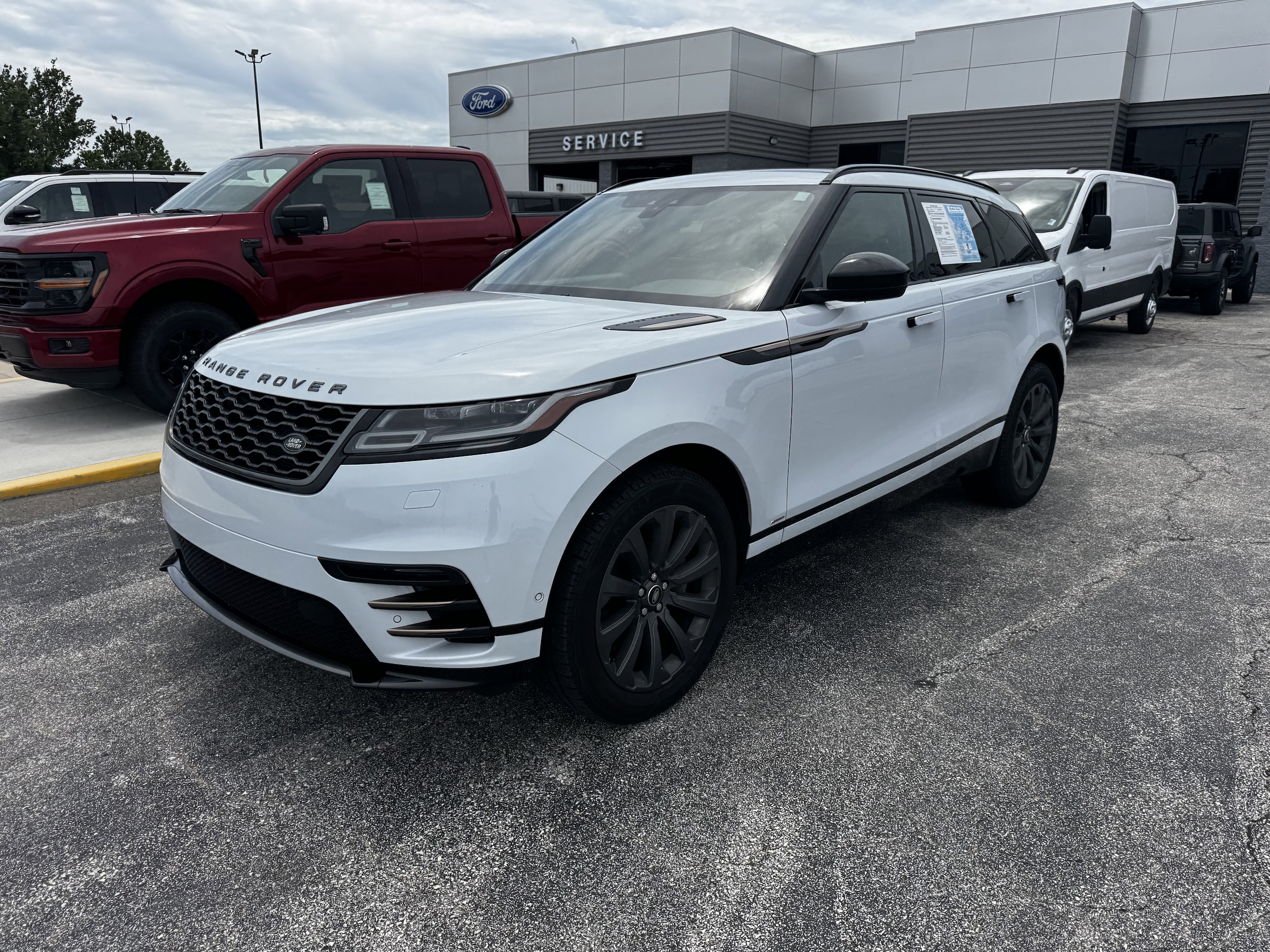 2019 Land Rover Range Rover Velar R-Dynamic SE Si4's photo