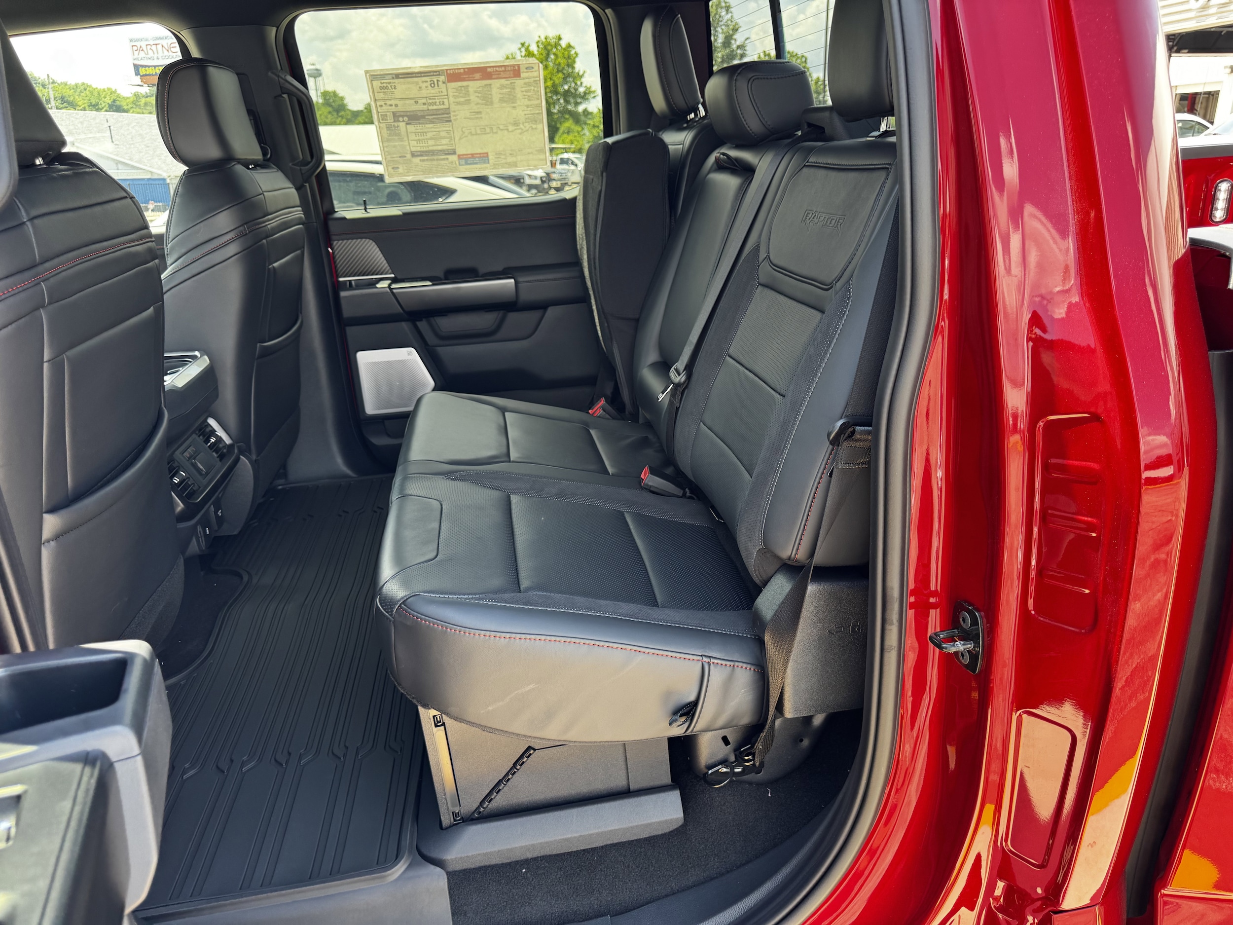 2025 Ford F-150 Raptor - Photo 20