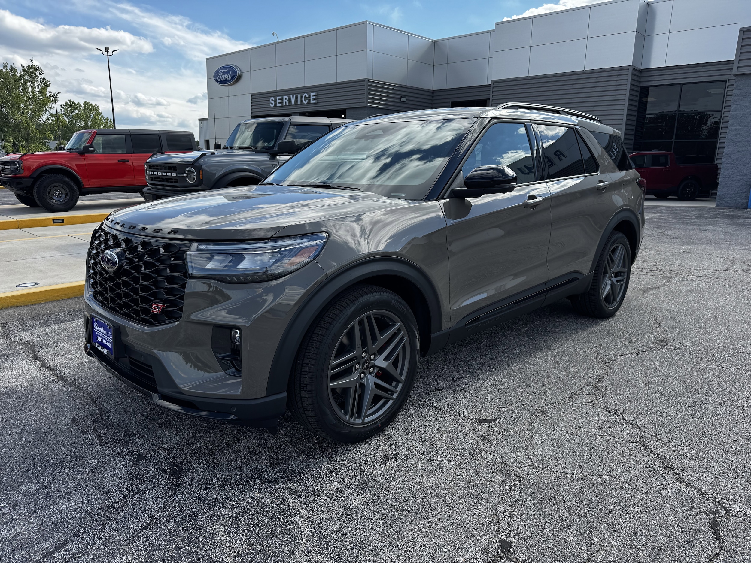 2026 Ford Explorer ST 4WD's photo