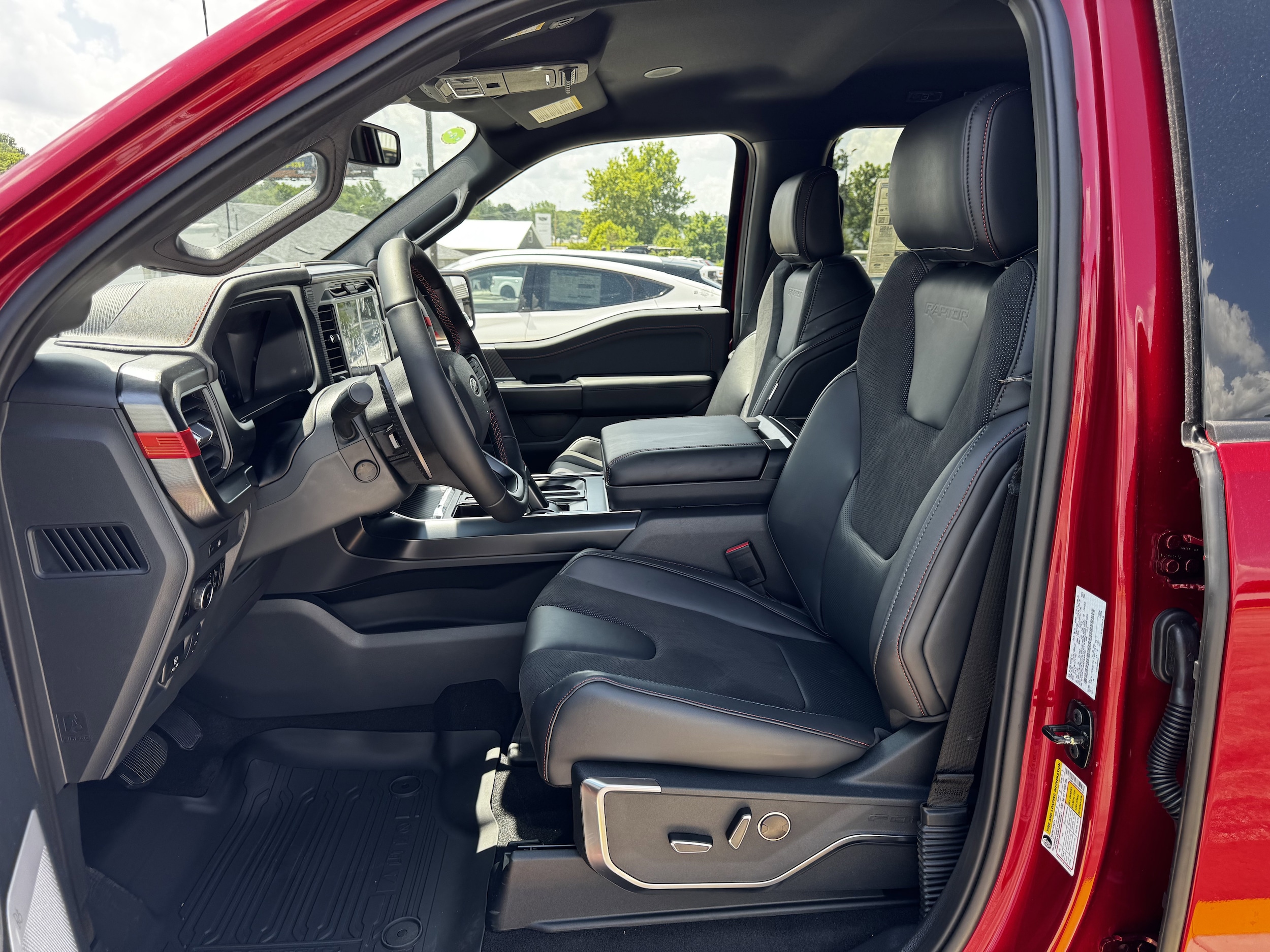 2025 Ford F-150 Raptor - Photo 10