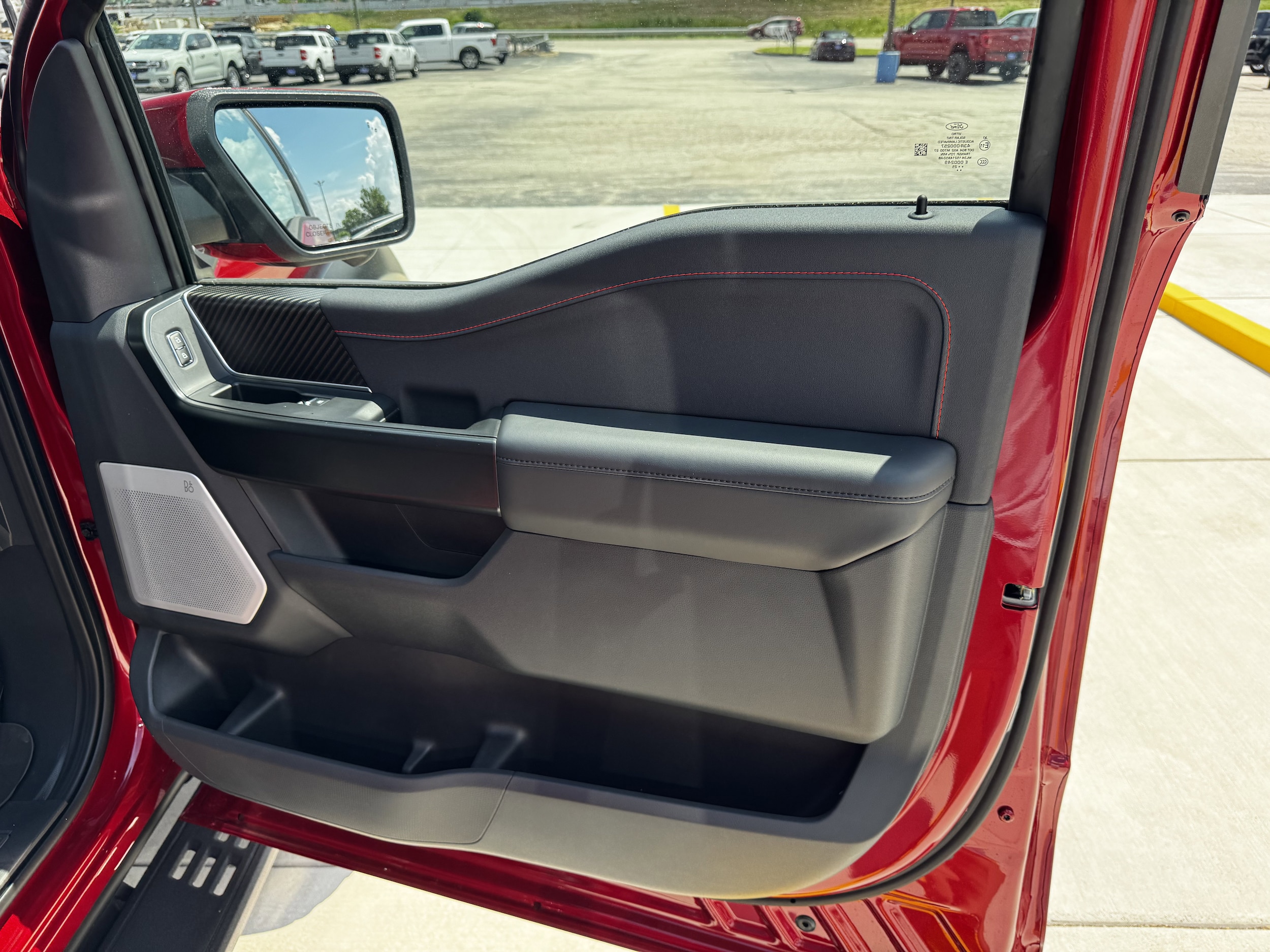 2025 Ford F-150 Raptor - Photo 17