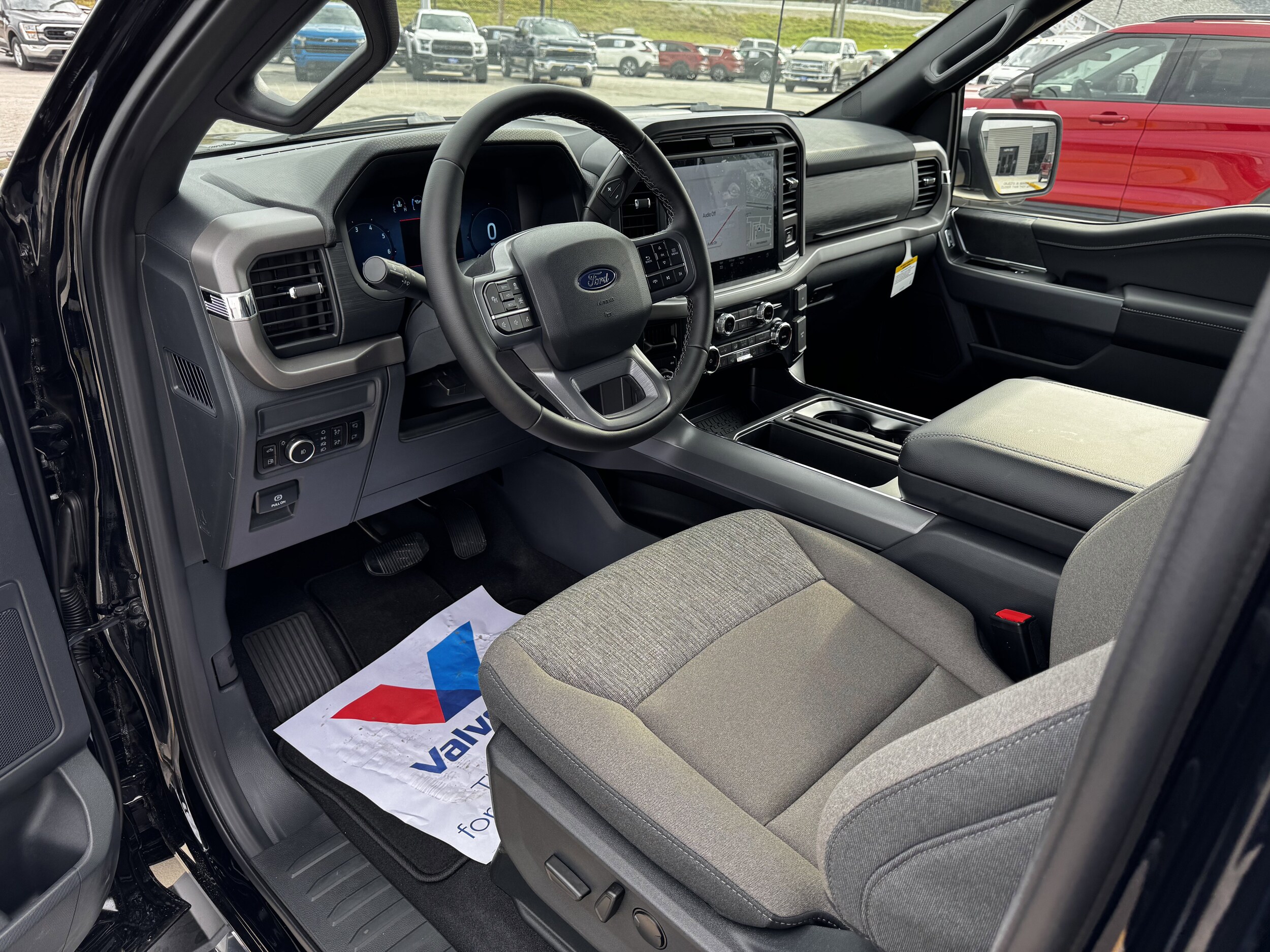 2025 Ford F-150 XLT - Photo 10