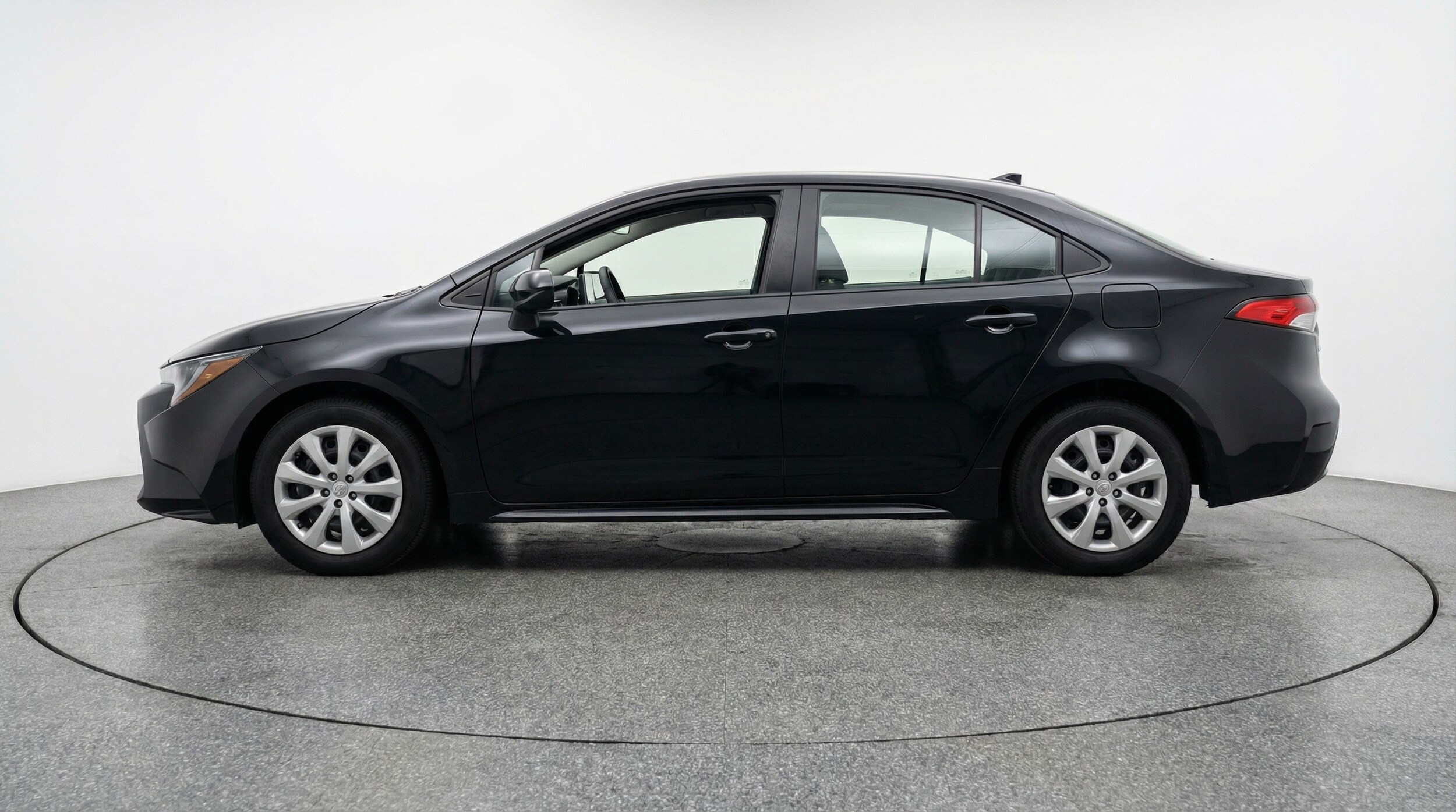 Thumbnail: 2025 Toyota Corolla - 4