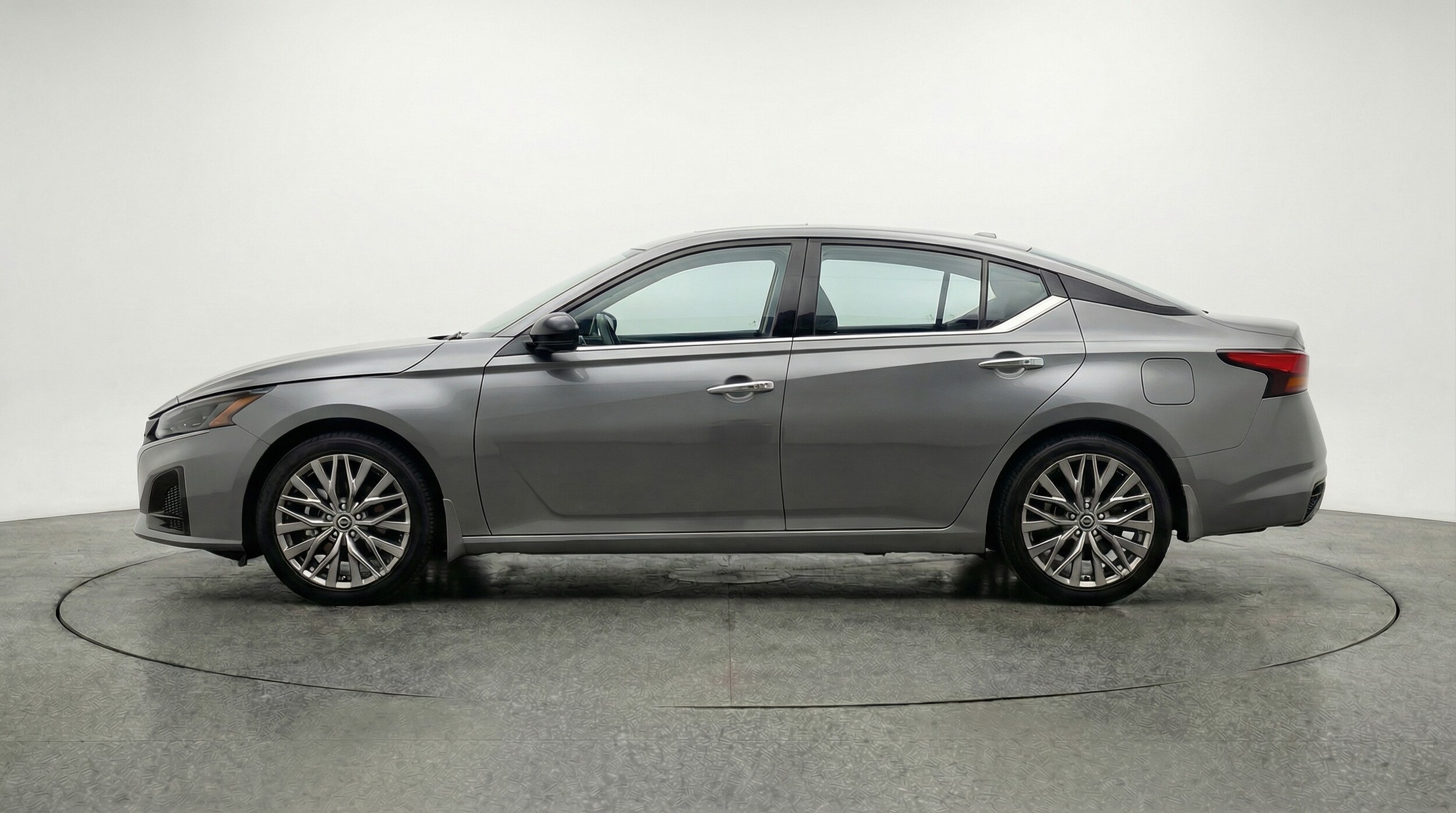 Thumbnail: 2025 Nissan Altima - 4