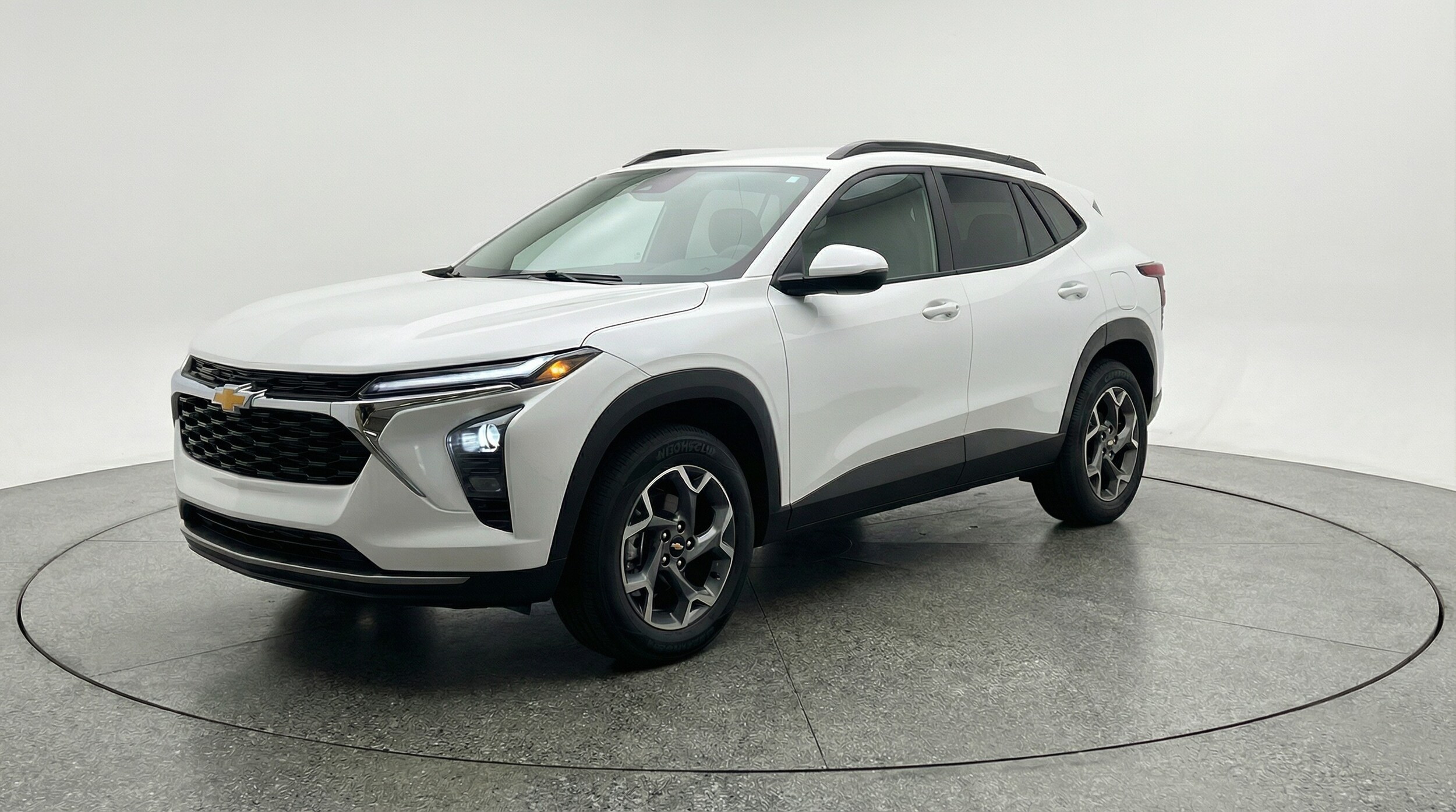 Thumbnail: 2025 Chevrolet Trax - 3