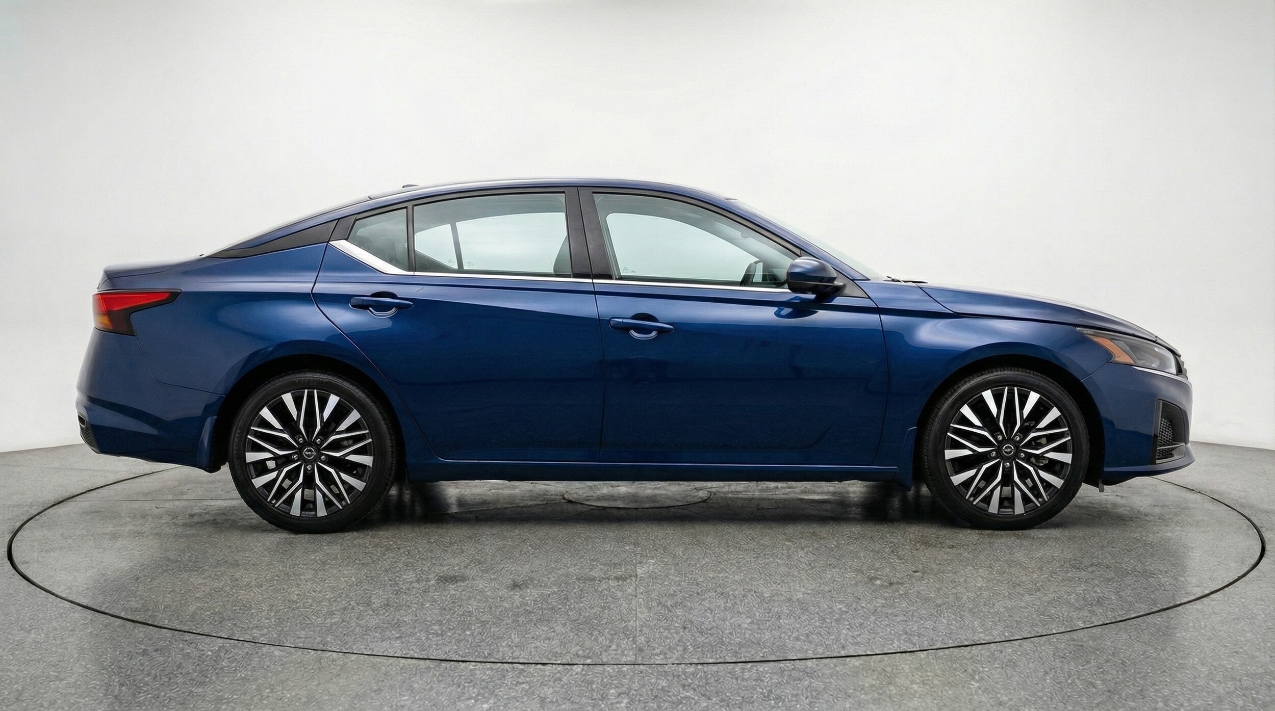 Thumbnail: 2025 Nissan Altima - 8