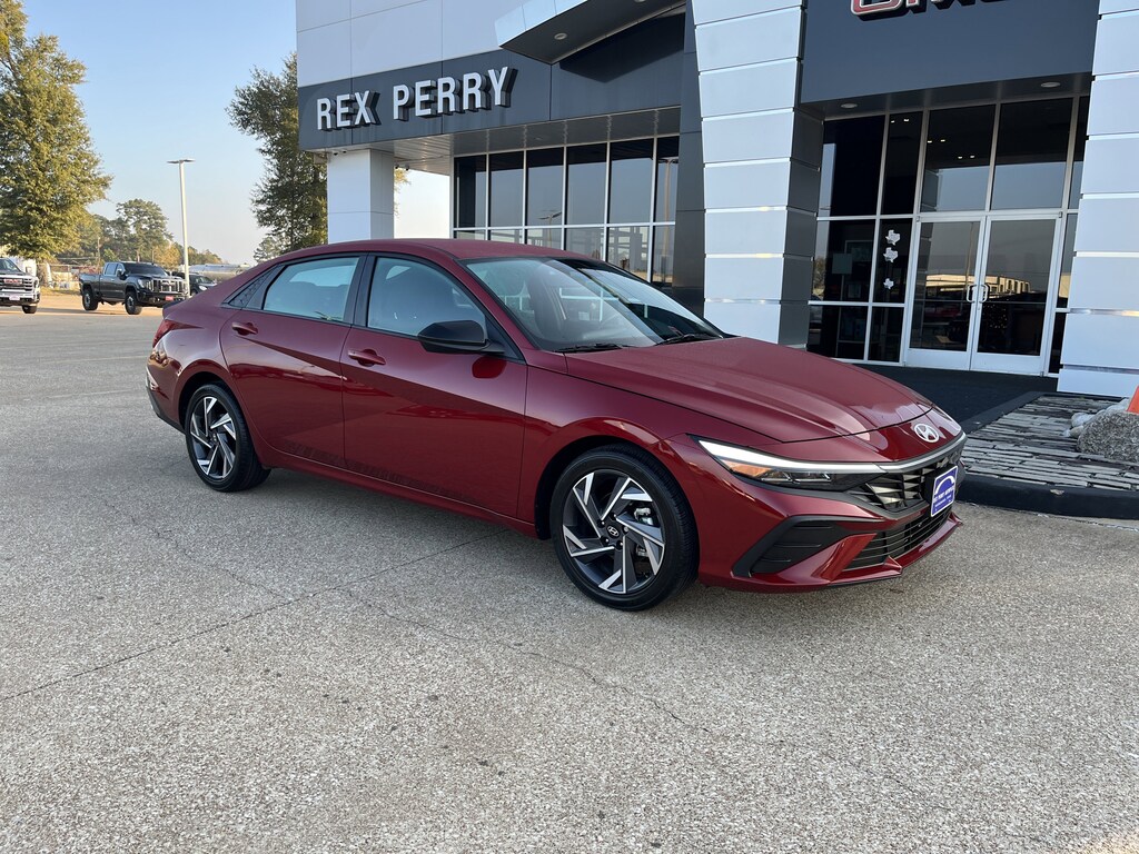 Used 2025 Hyundai Elantra SEL Sport Sedan