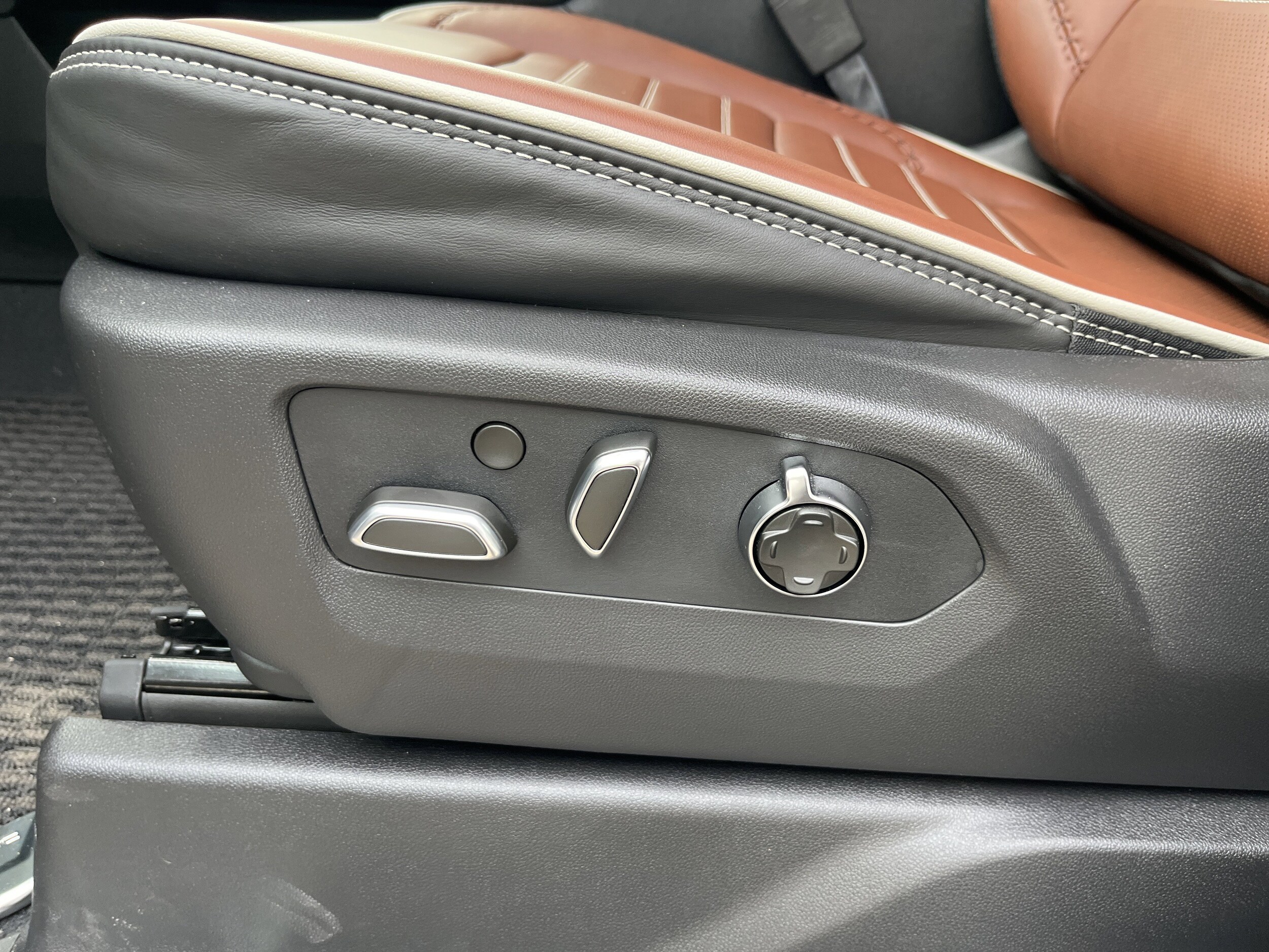 2026 GMC Sierra 3500HD Denali Ultimate - Photo 26