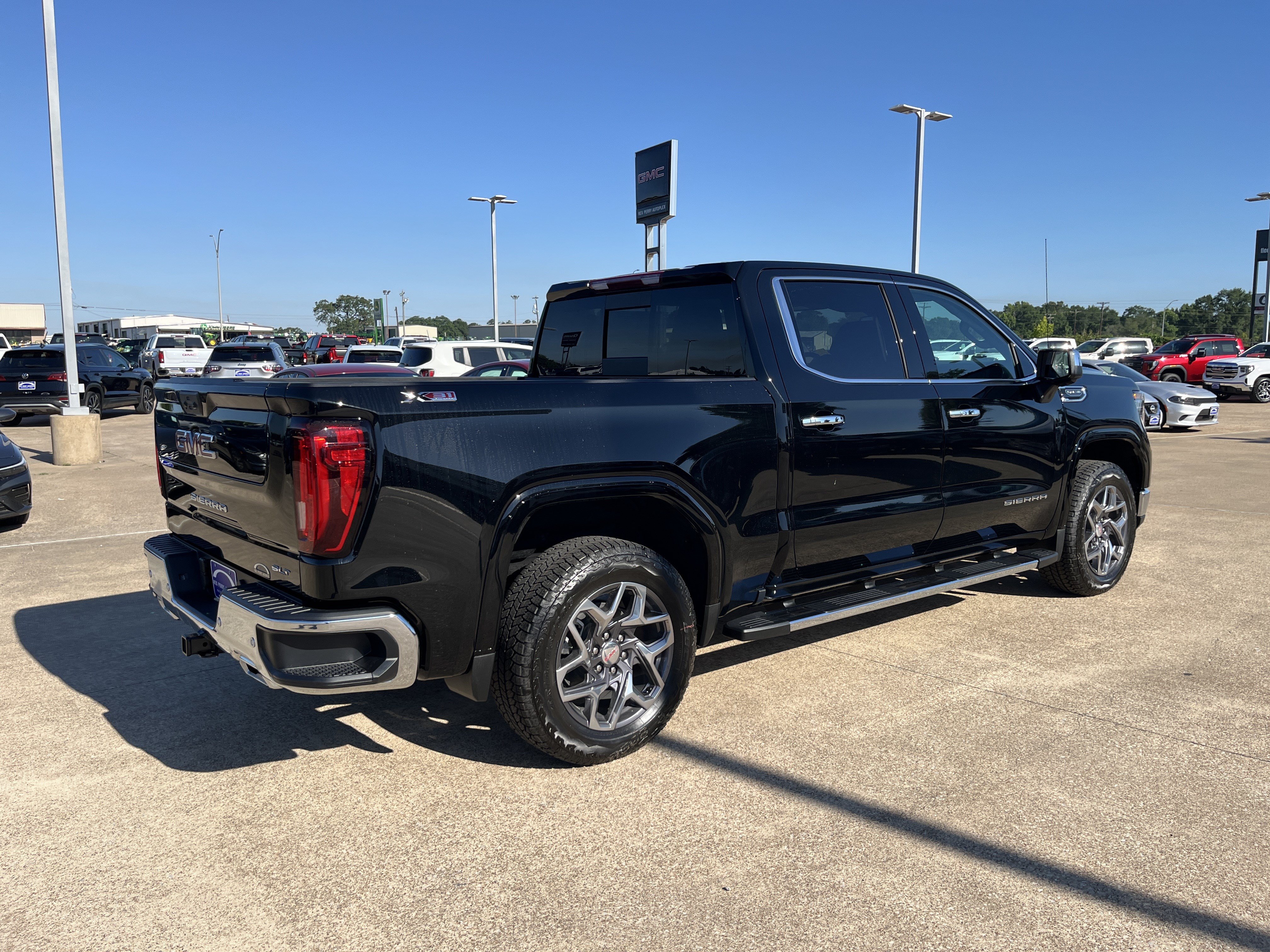 2026 GMC Sierra 1500 SLT - Photo 3