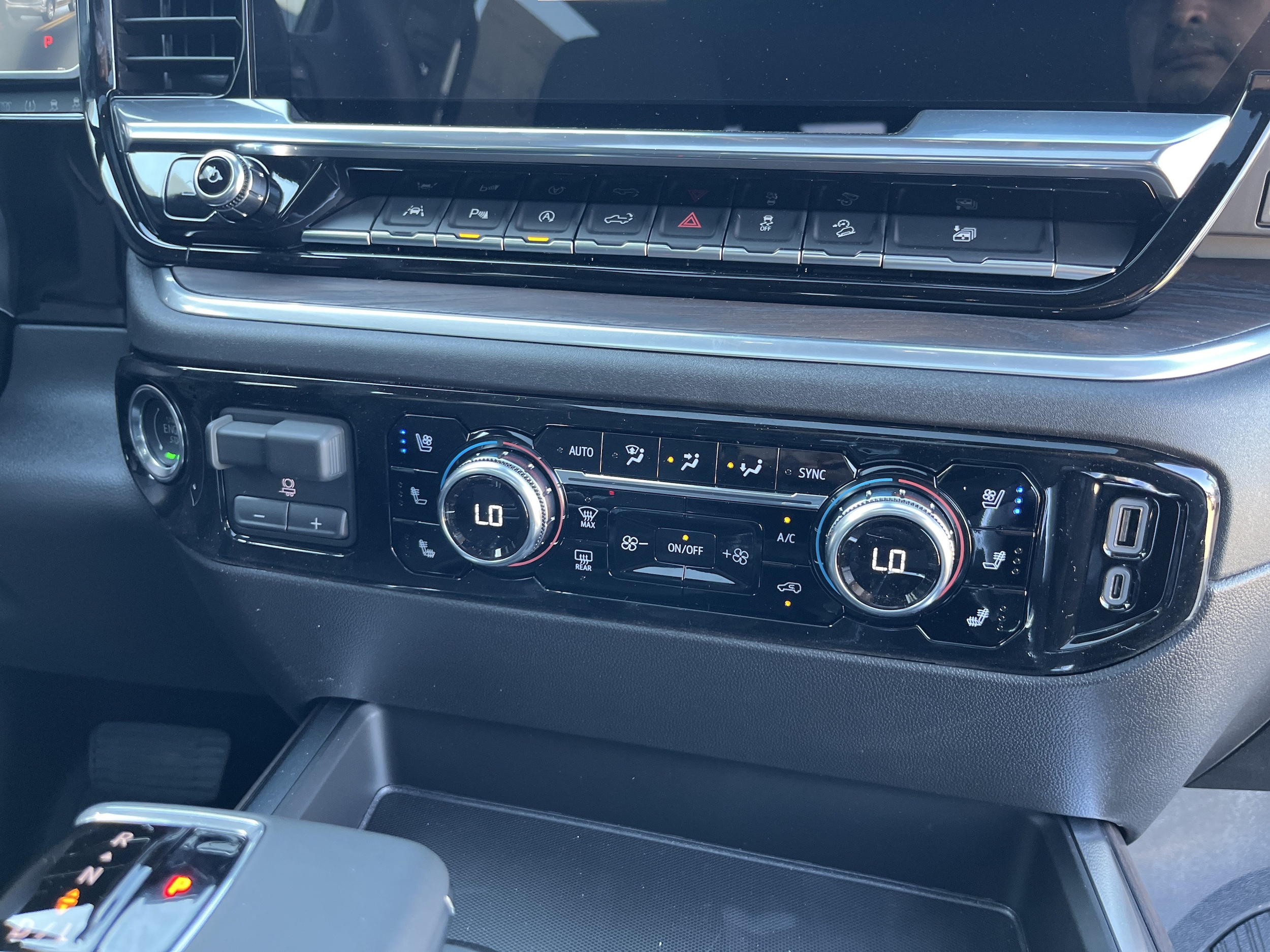2026 GMC Sierra 1500 SLT - Photo 20