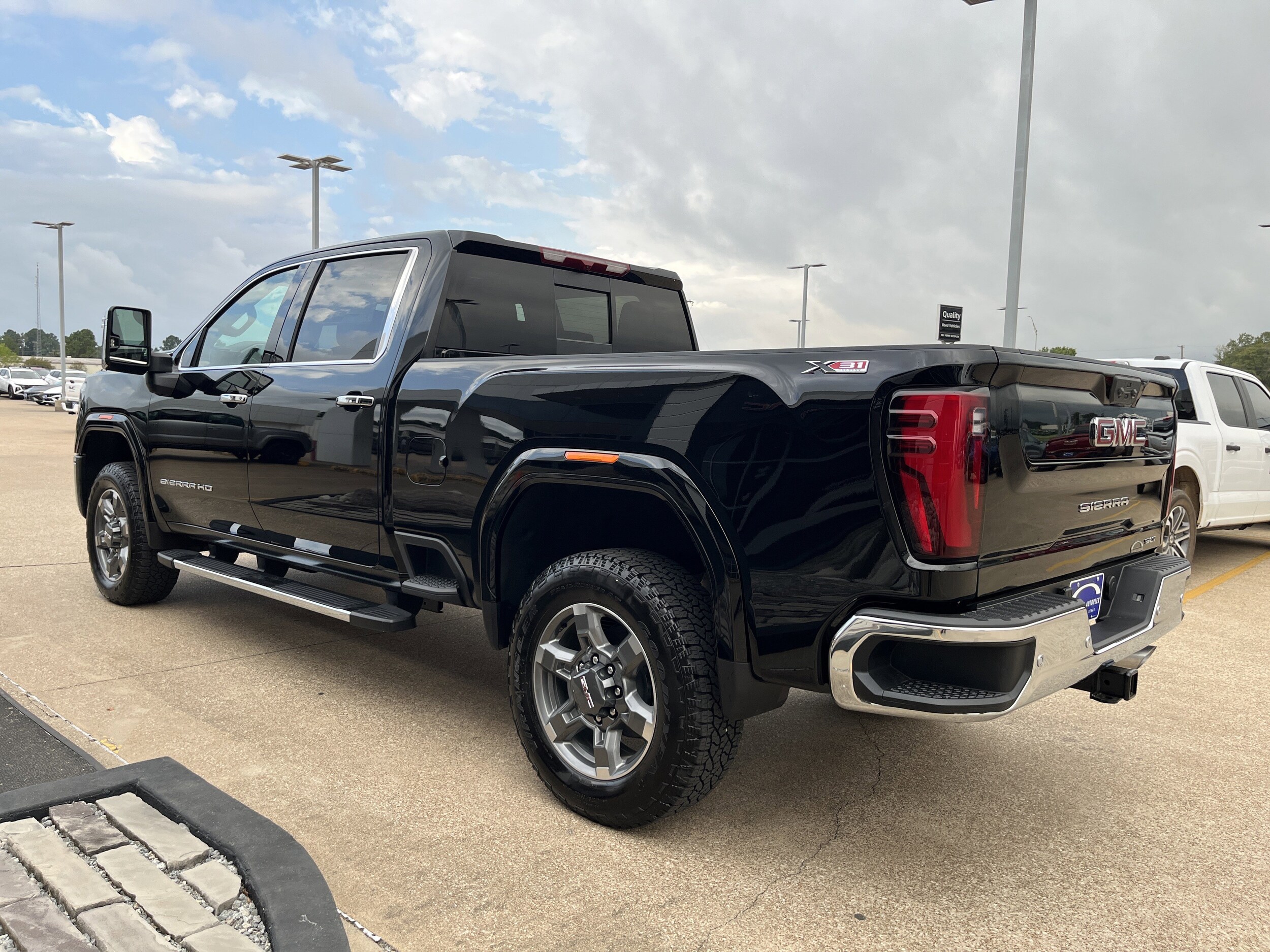 2026 Gmc Sierra 2500 HD SLT photo 3