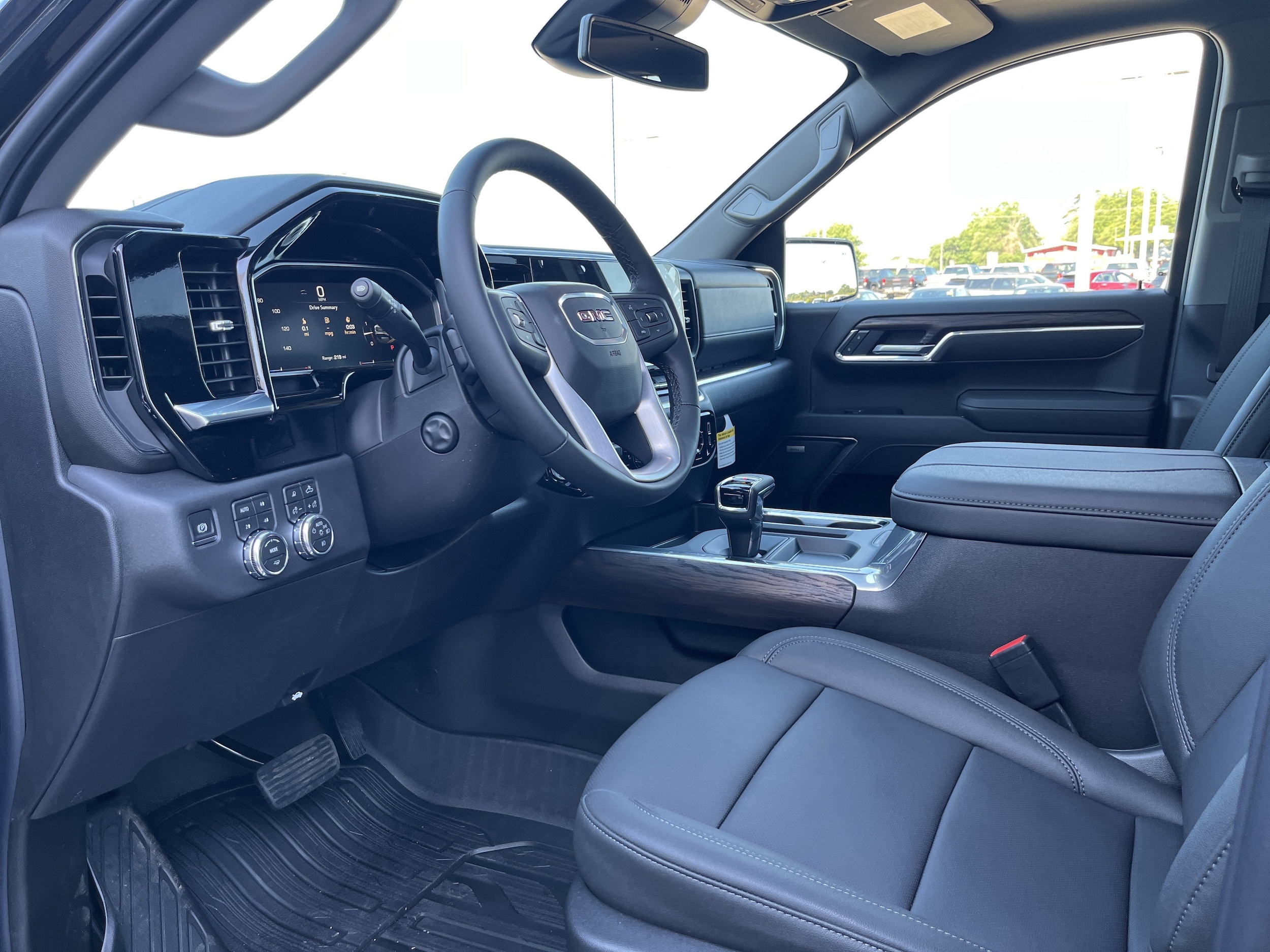 2026 GMC Sierra 1500 SLT - Photo 7