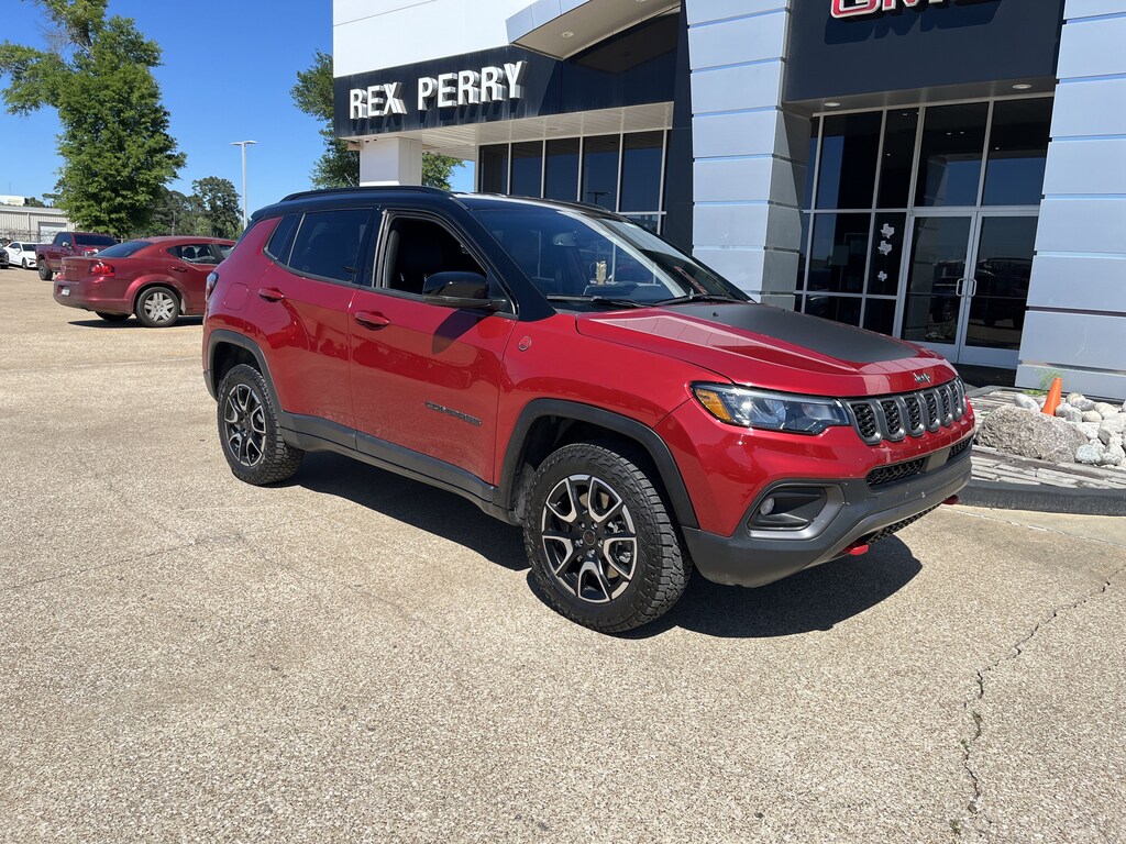 Used 2025 Jeep Compass Trailhawk SUV