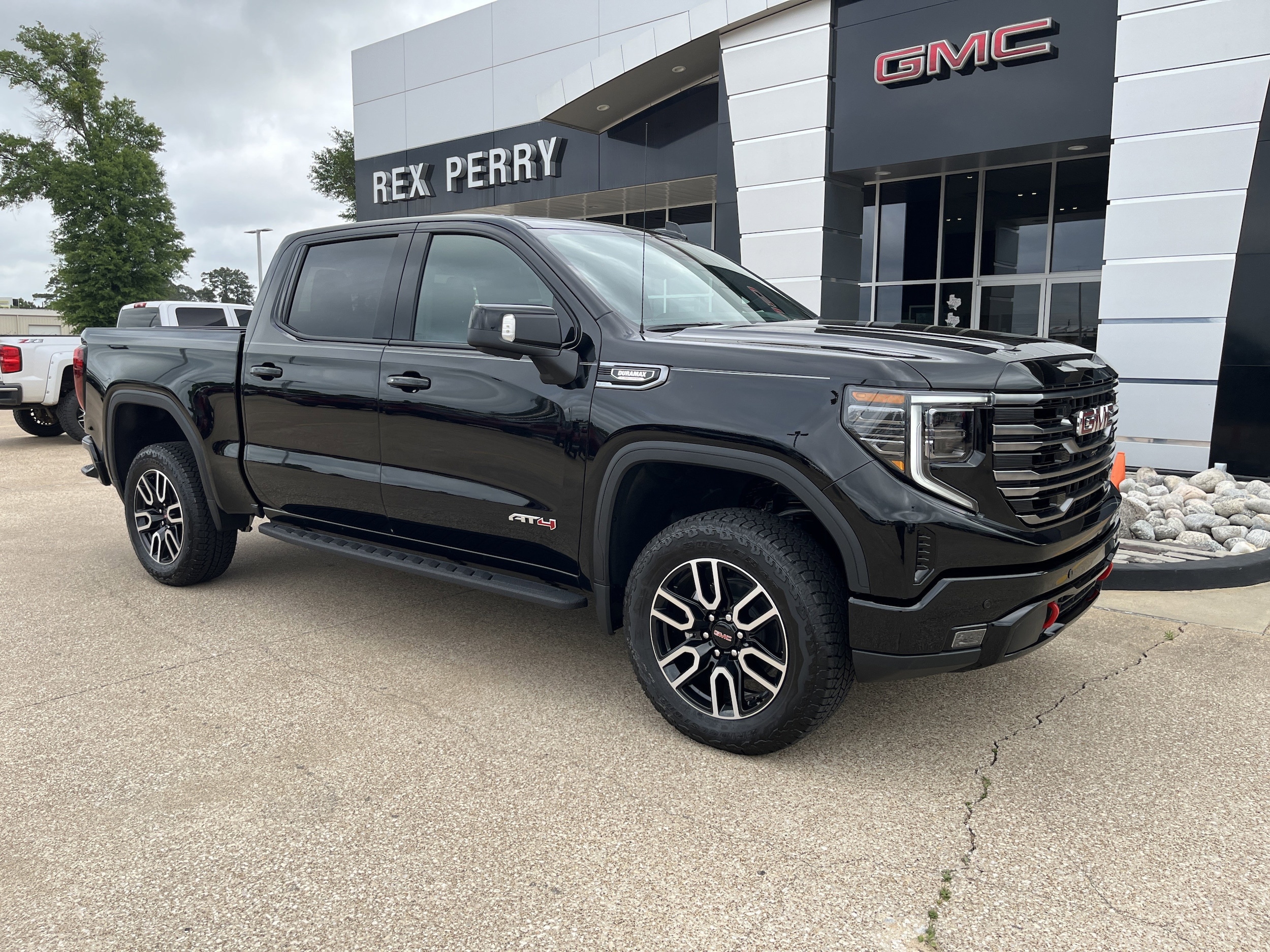 2026 GMC Sierra 1500 AT4 - Photo 2