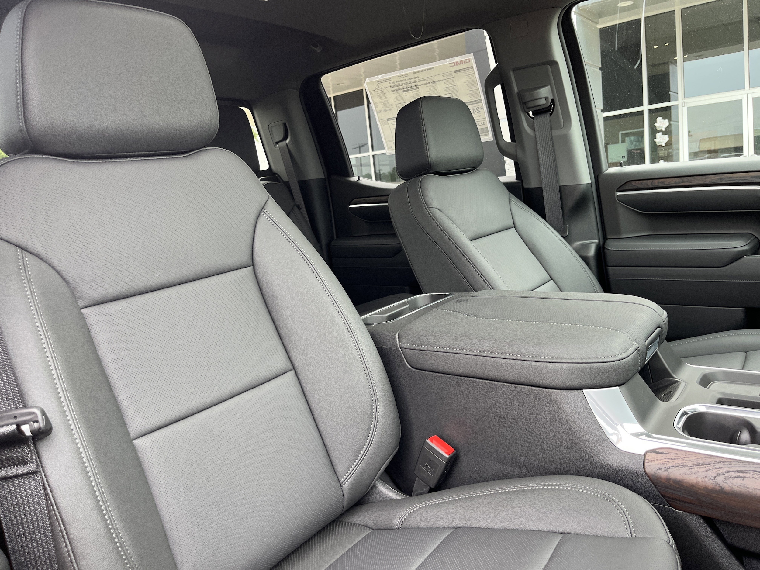 2026 GMC Sierra 1500 SLT - Photo 17