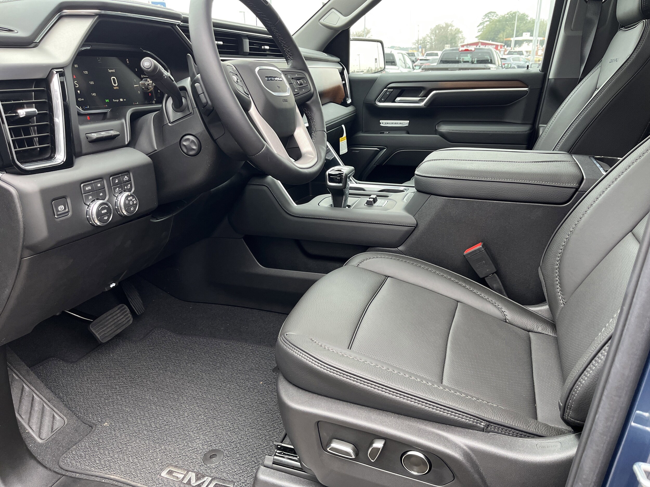 2026 GMC Sierra 1500 Denali - Photo 9