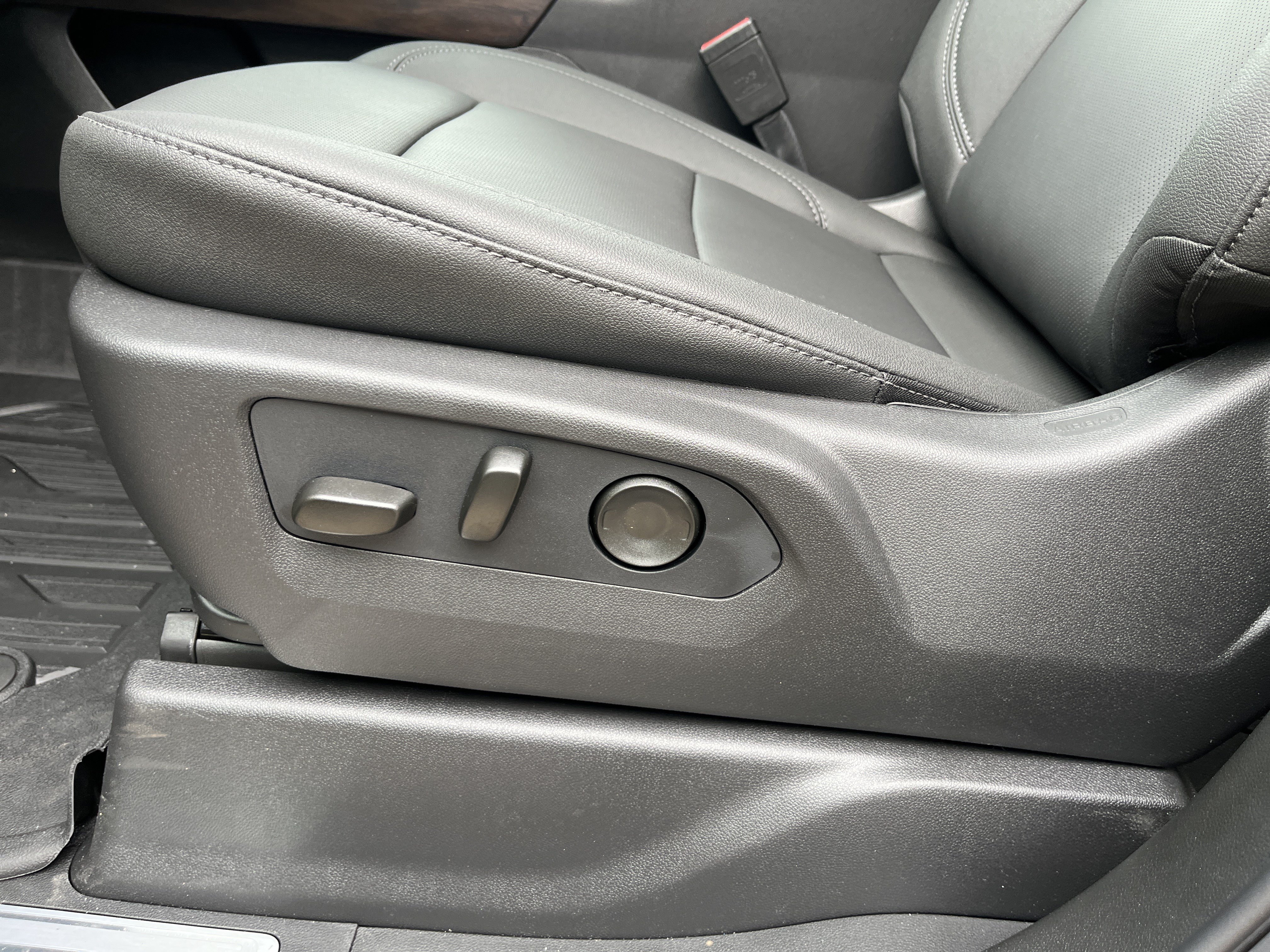 2026 GMC Sierra 1500 SLT - Photo 24