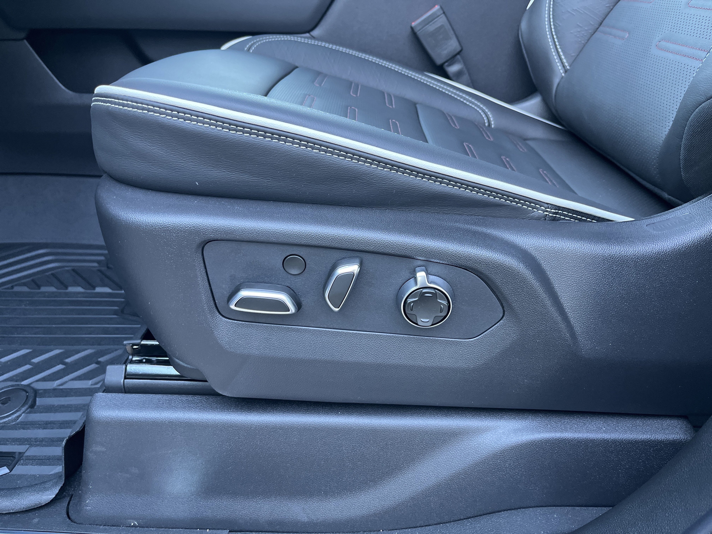 2026 GMC Sierra 1500 AT4X - Photo 25