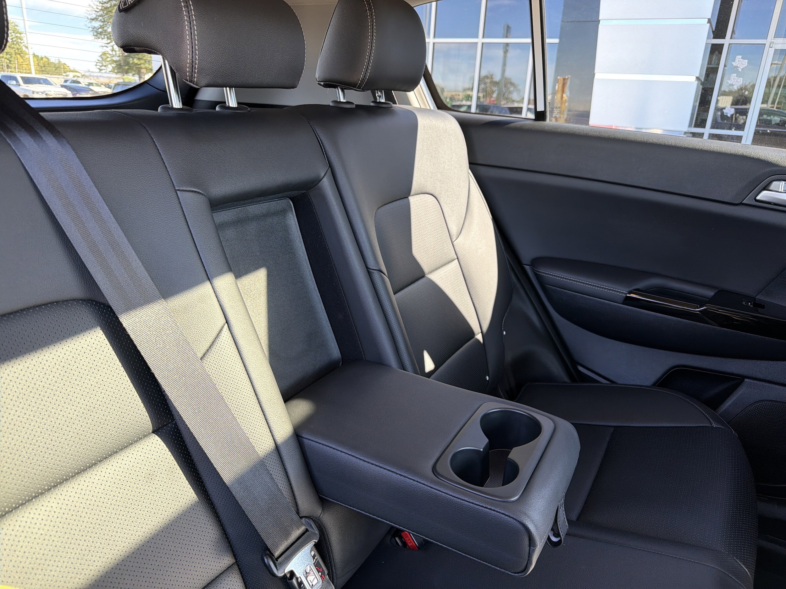 2021 Kia Sportage EX - Photo 11