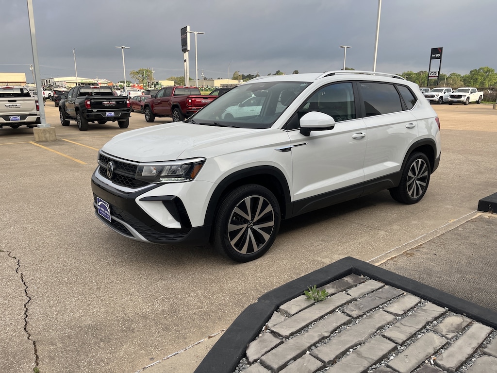 Used 2024 Volkswagen Taos SE SUV