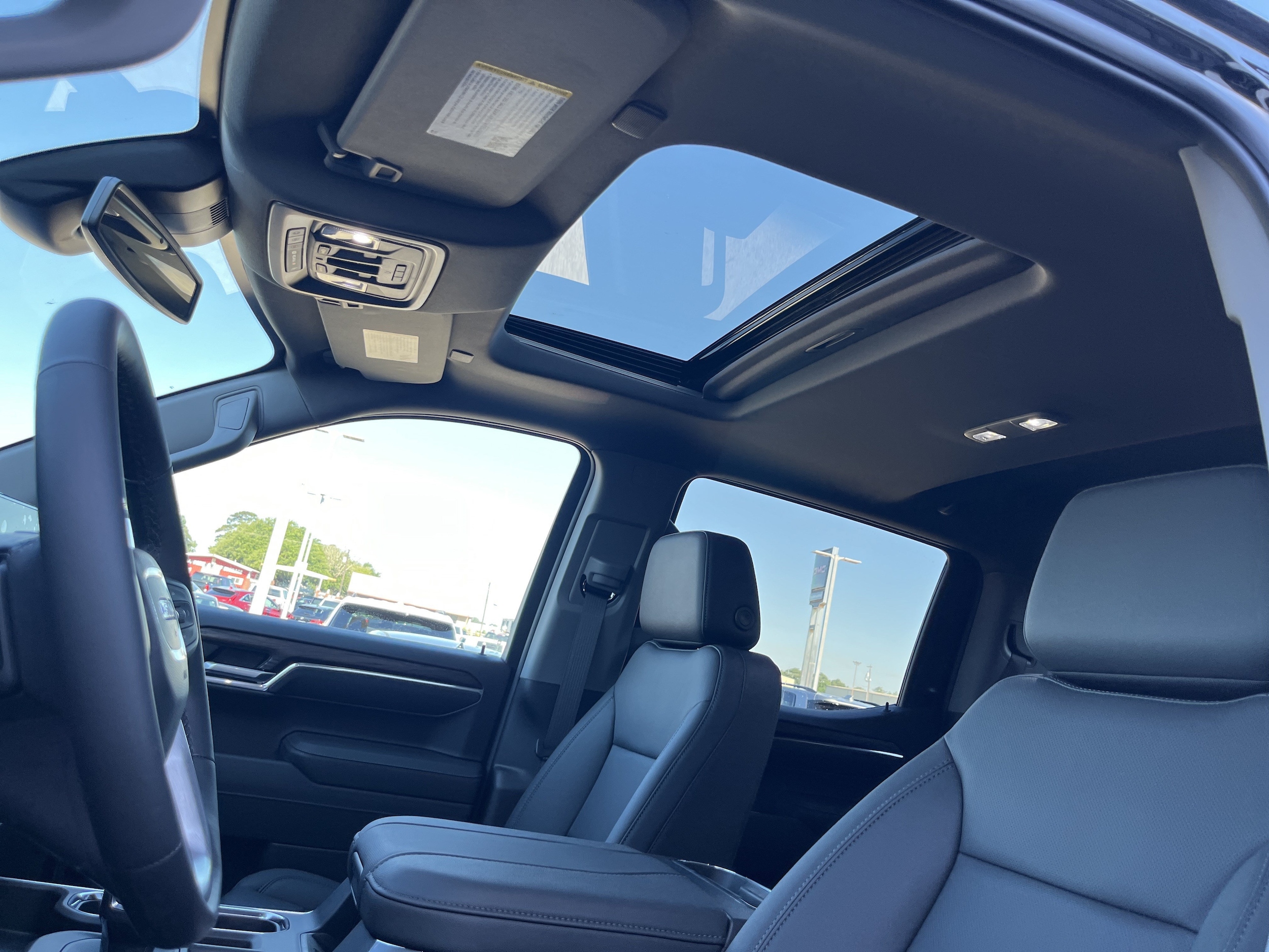 2026 GMC Sierra 1500 SLT - Photo 9