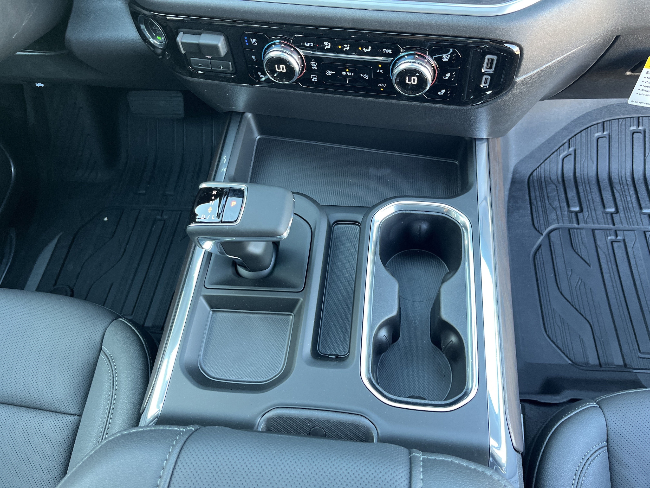 2026 GMC Sierra 1500 SLT - Photo 19