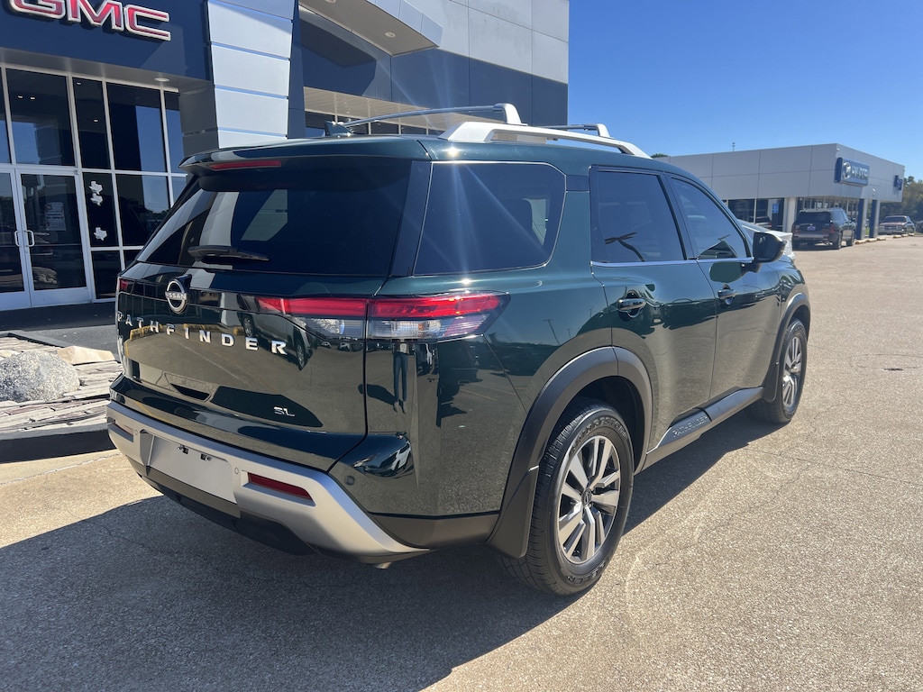 Used 2023 Nissan Pathfinder SL SUV
