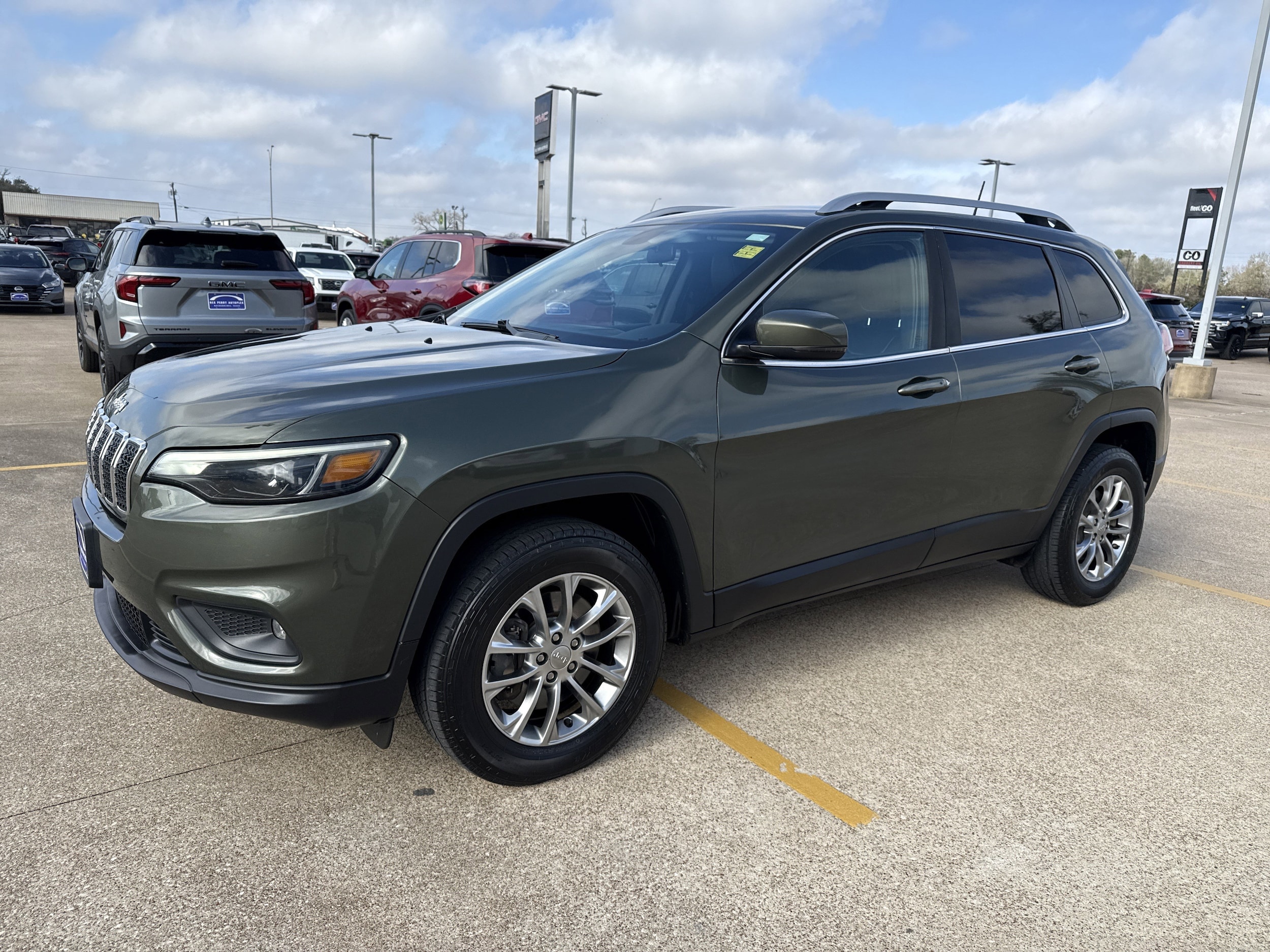 2019 Jeep Cherokee Latitude Plus's photo