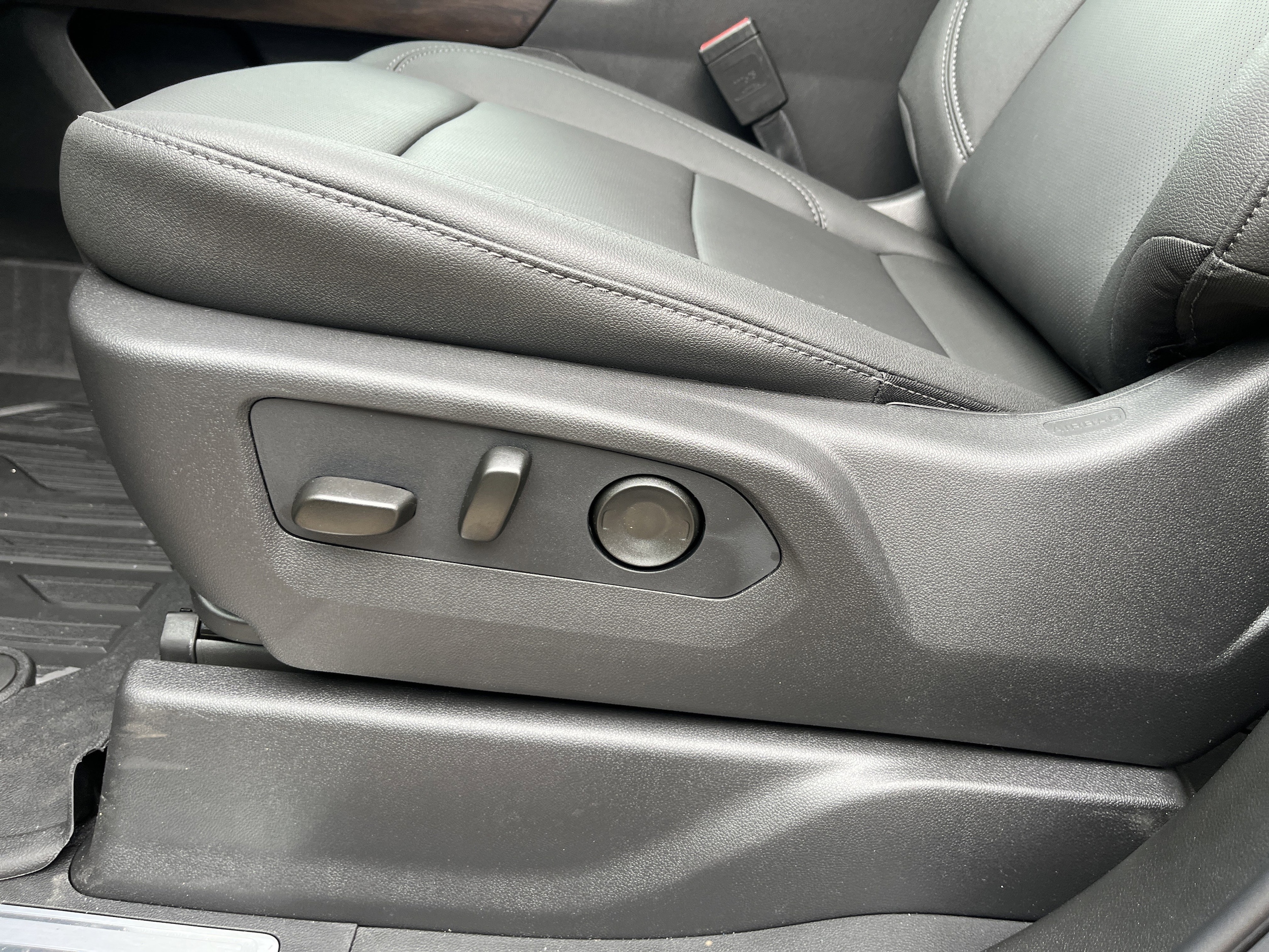 2026 GMC Sierra 1500 SLT - Photo 23