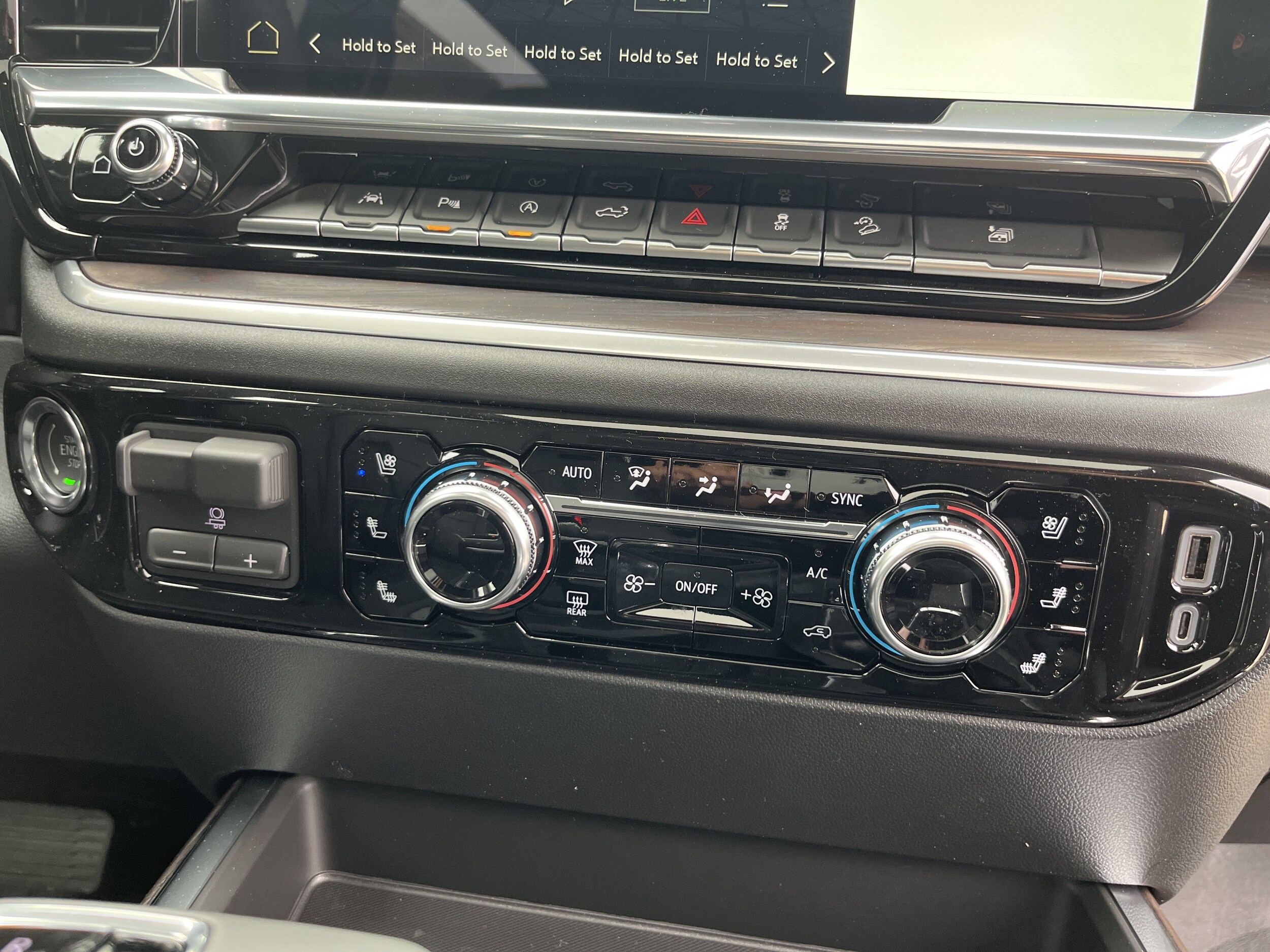 2026 GMC Sierra 1500 SLT - Photo 20