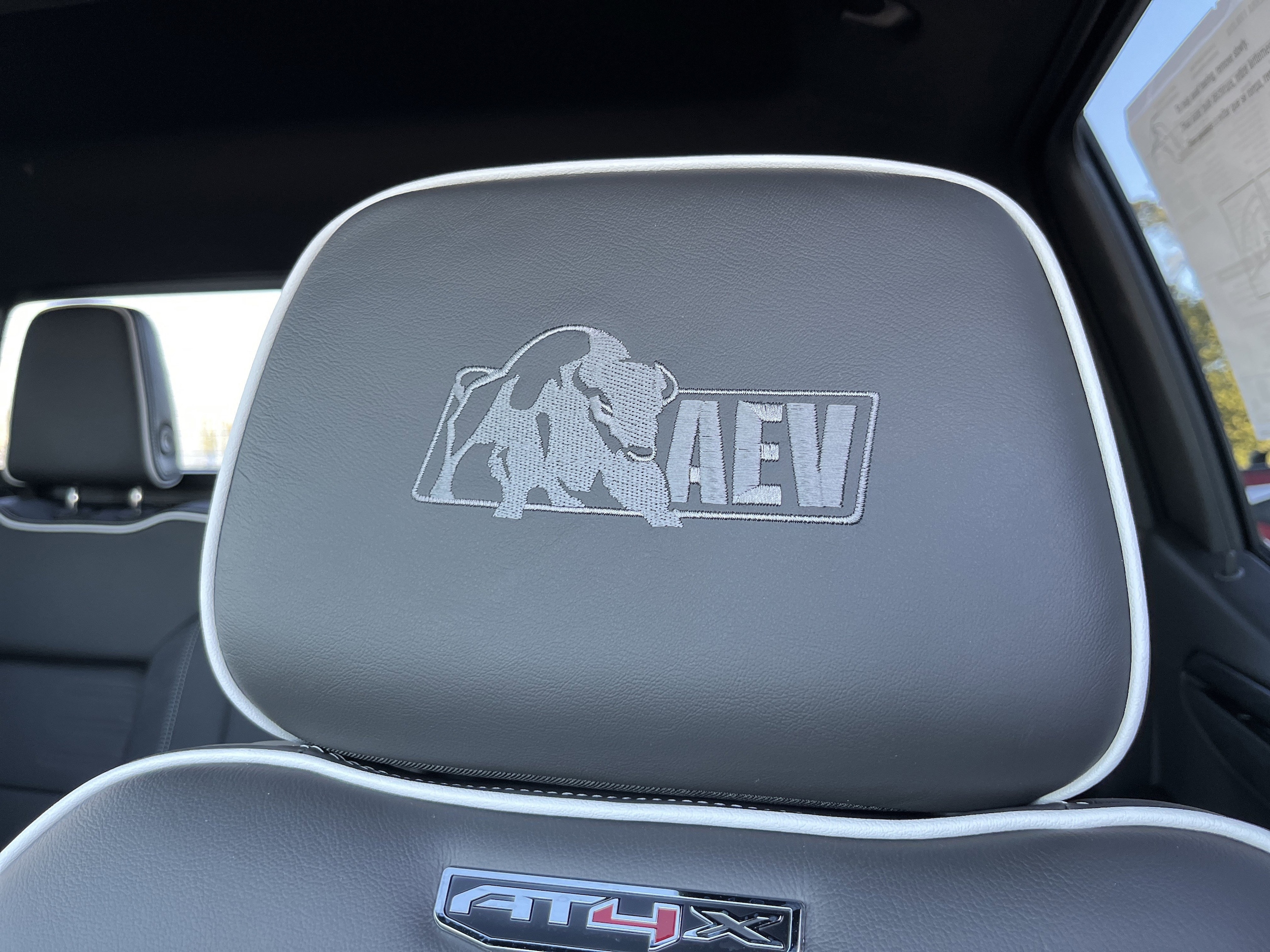 2026 GMC Sierra 1500 AT4X - Photo 28