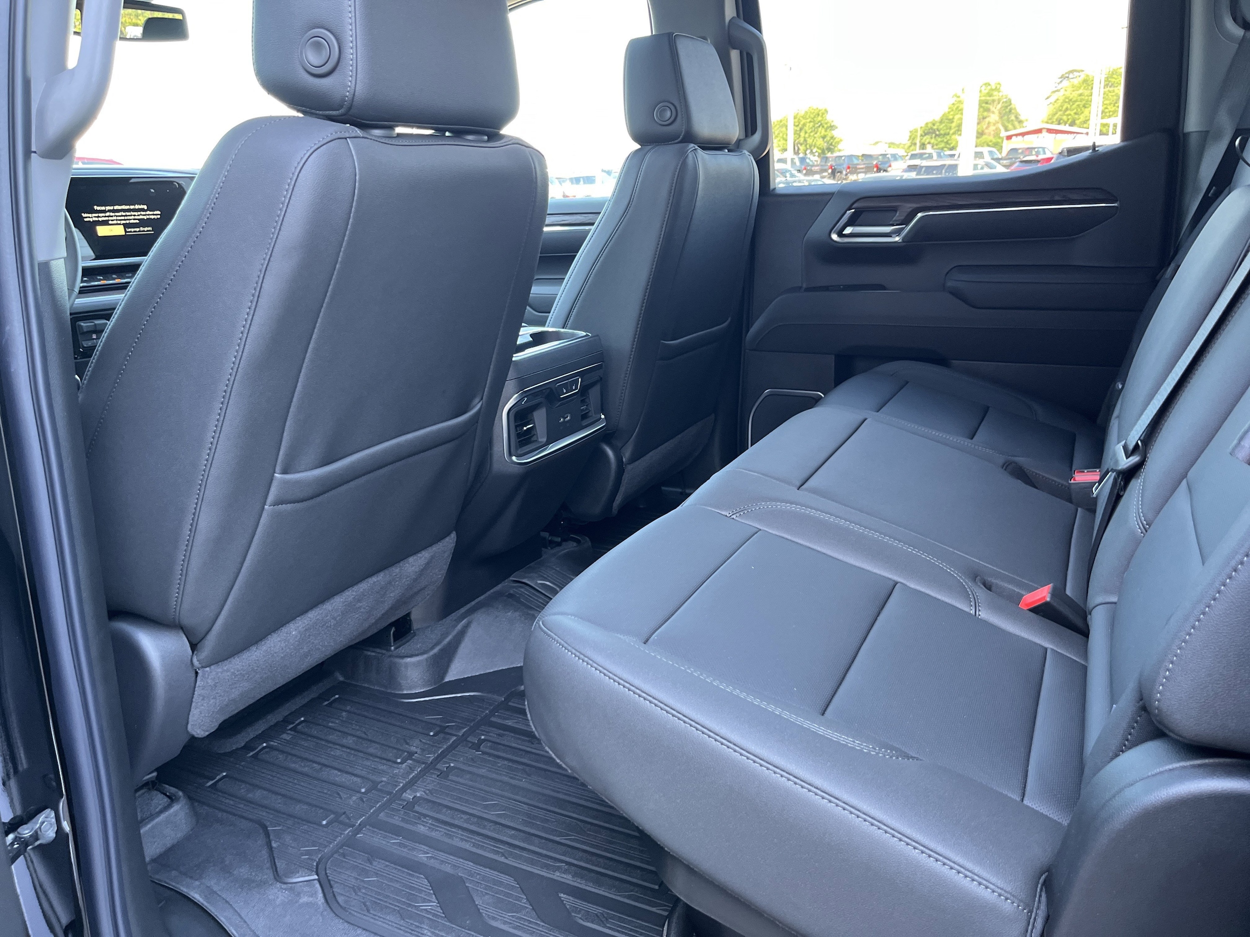 2026 GMC Sierra 1500 SLT - Photo 10