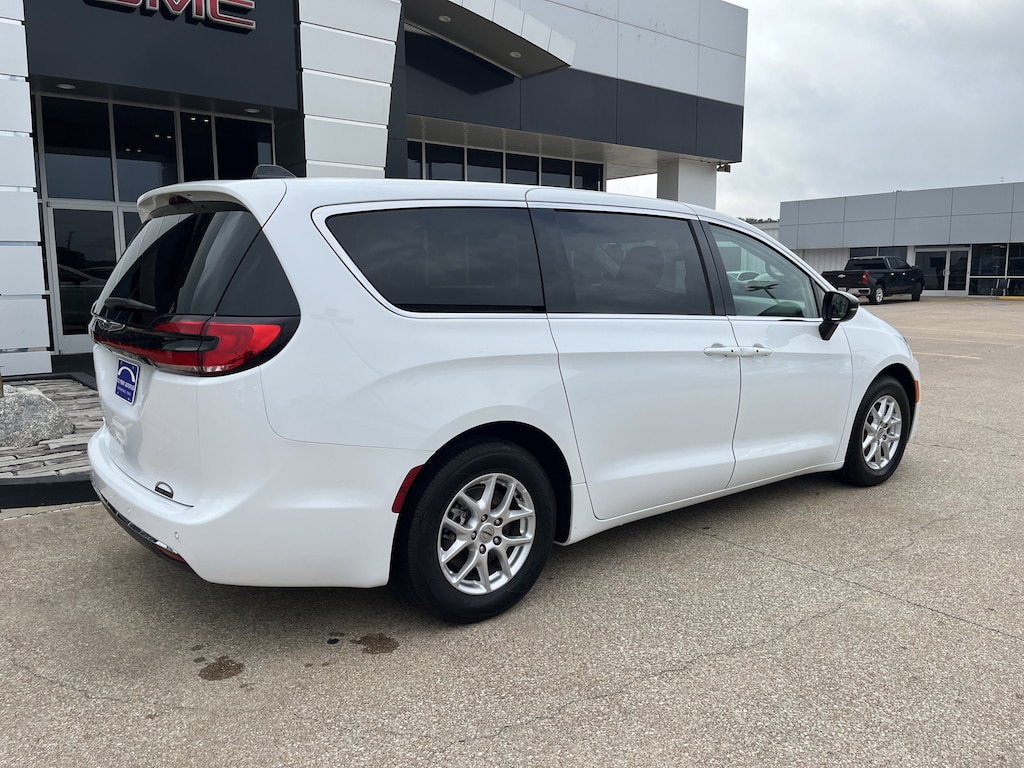 Used 2024 Chrysler Pacifica Touring L Van Passenger Van