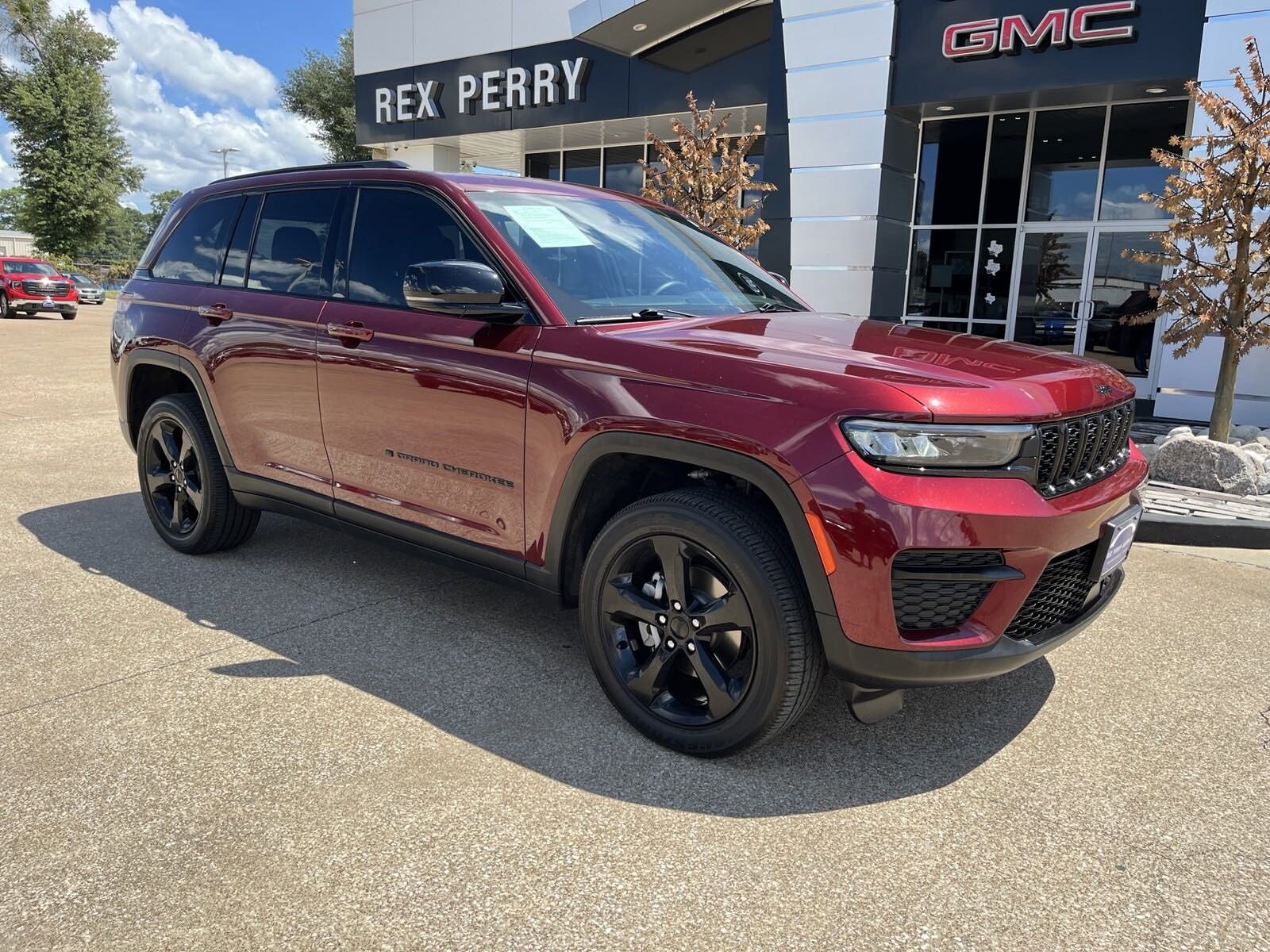 Used 2022 Jeep Grand Cherokee Laredo with VIN 1C4RJHAG6N8625865 for sale in Nacogdoches, TX