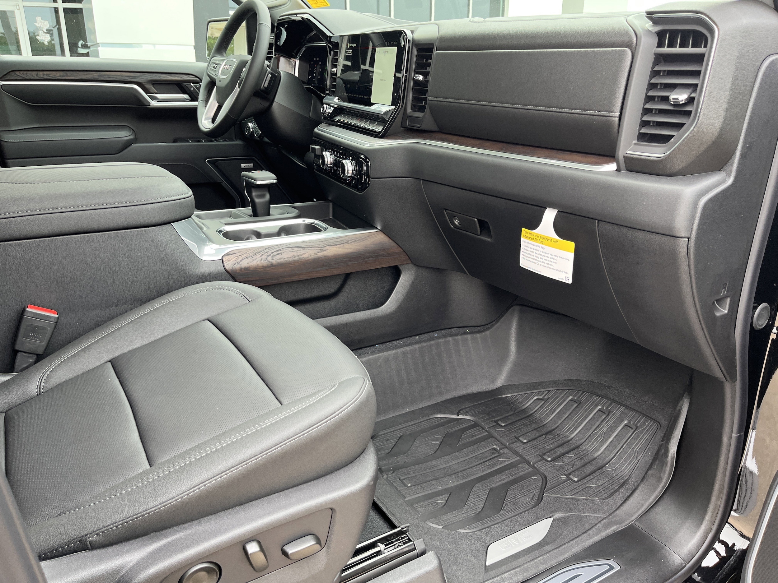 2026 GMC Sierra 1500 SLT - Photo 16