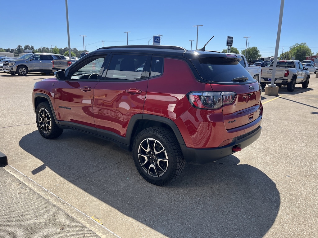 Used 2025 Jeep Compass Trailhawk SUV