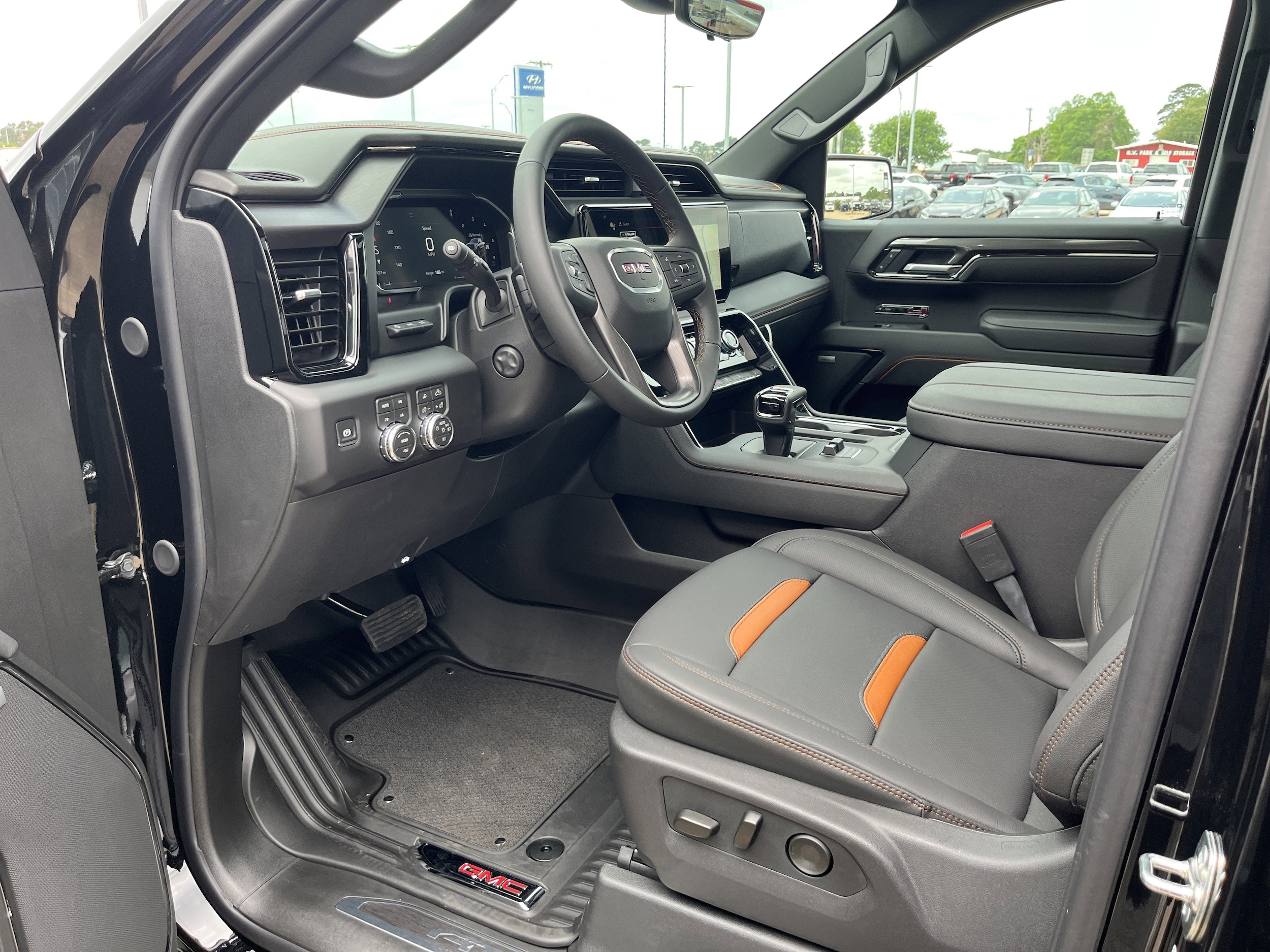 2026 GMC Sierra 1500 AT4 - Photo 8