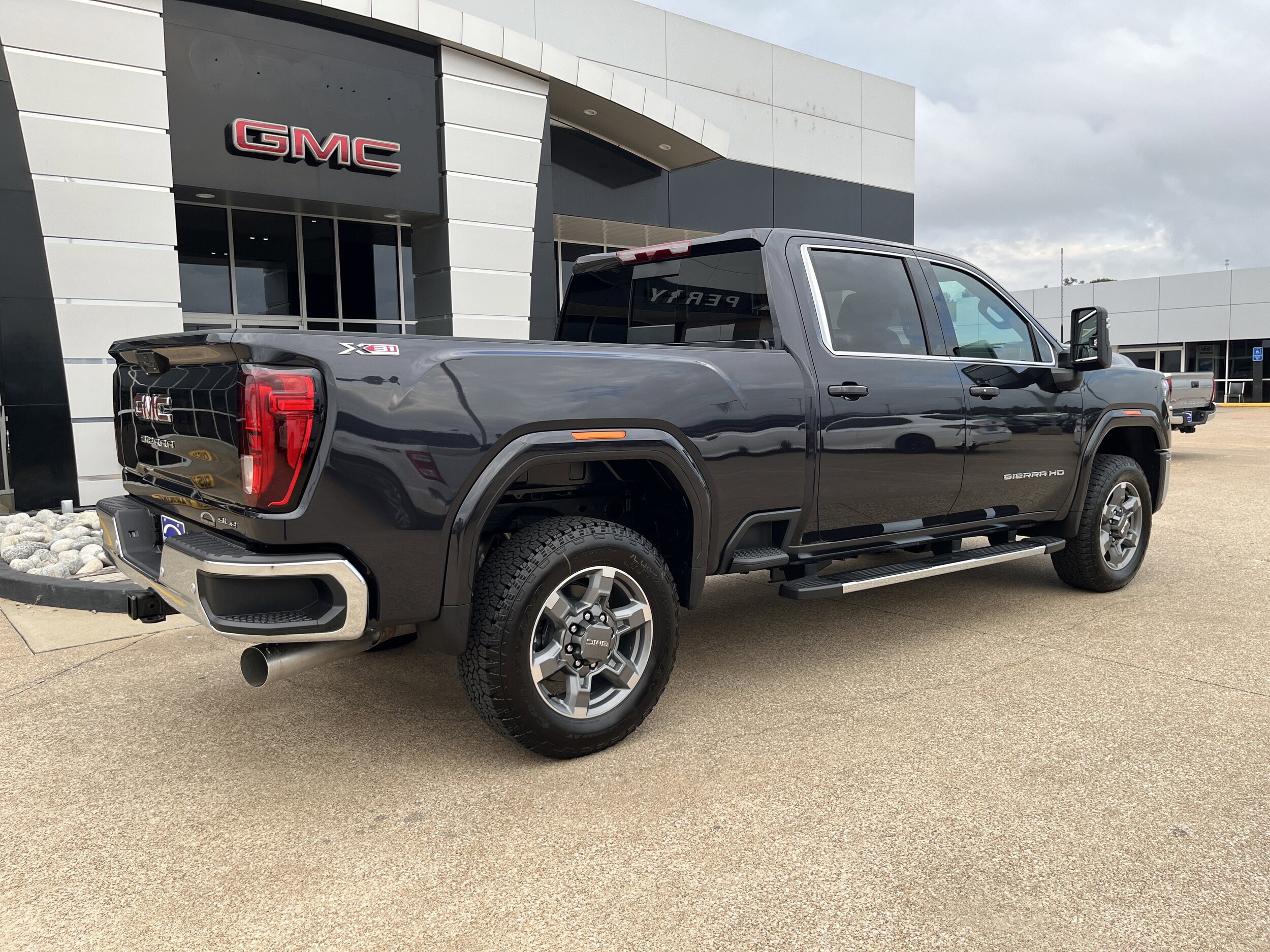 2026 Gmc Sierra 2500 HD SLE photo 3
