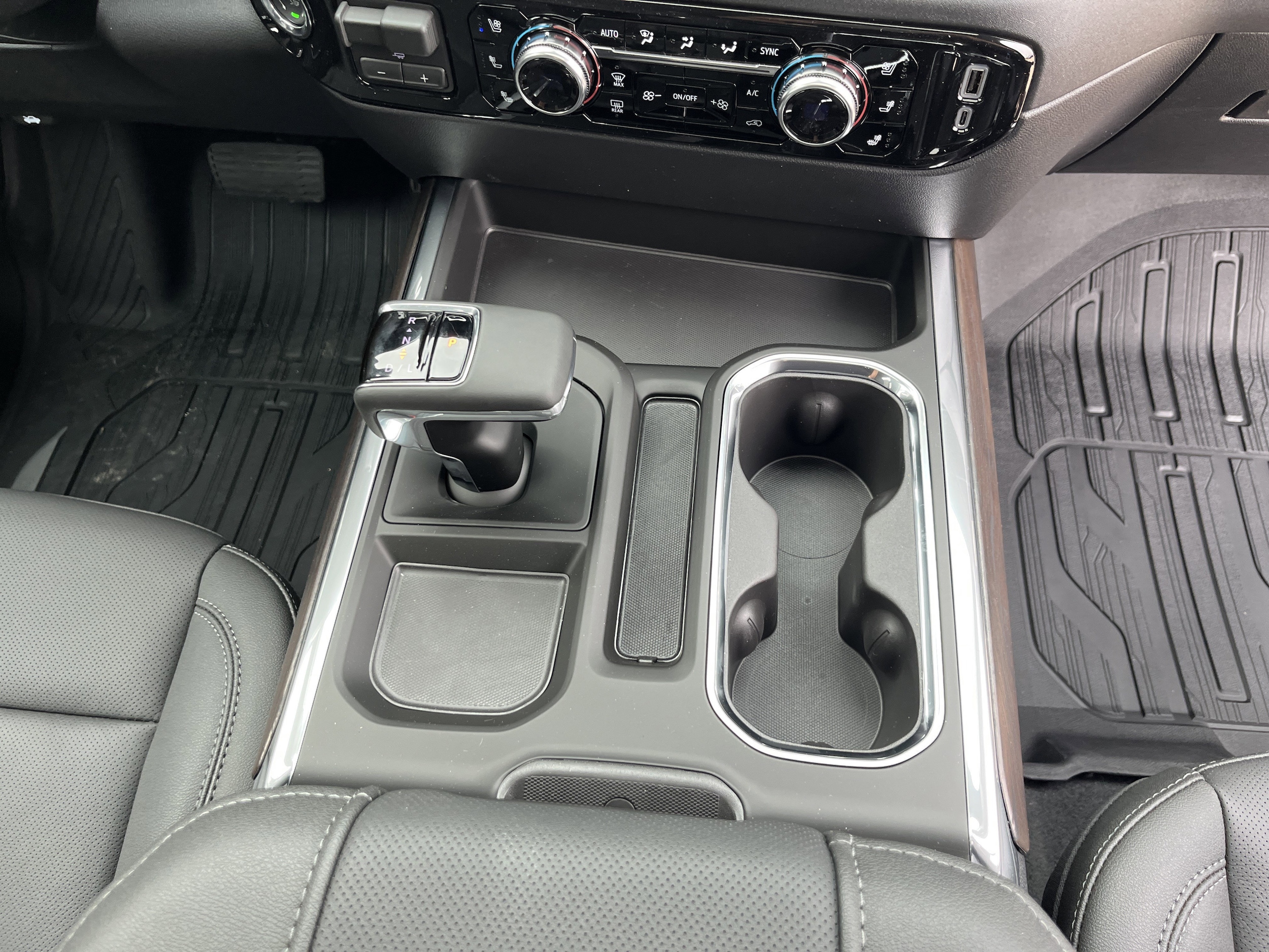 2026 GMC Sierra 1500 SLT - Photo 19