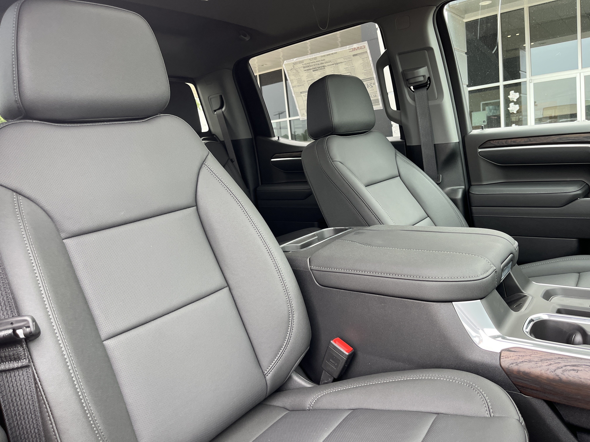 2026 GMC Sierra 1500 SLT - Photo 18