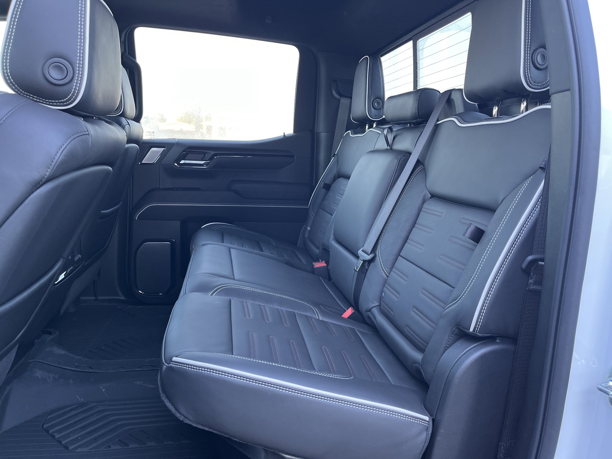 2026 GMC Sierra 1500 AT4X - Photo 12