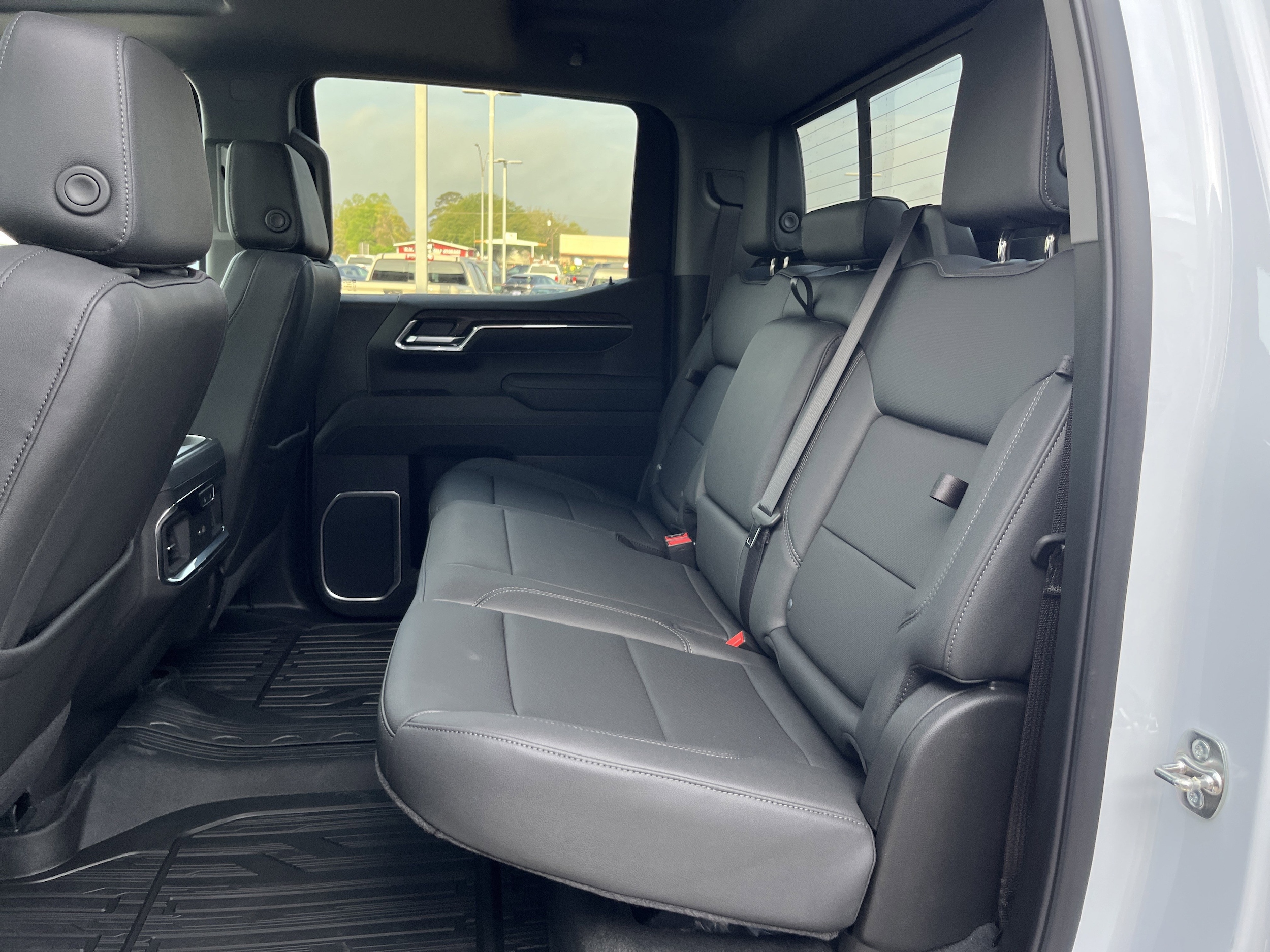 2026 GMC Sierra 1500 SLT - Photo 12