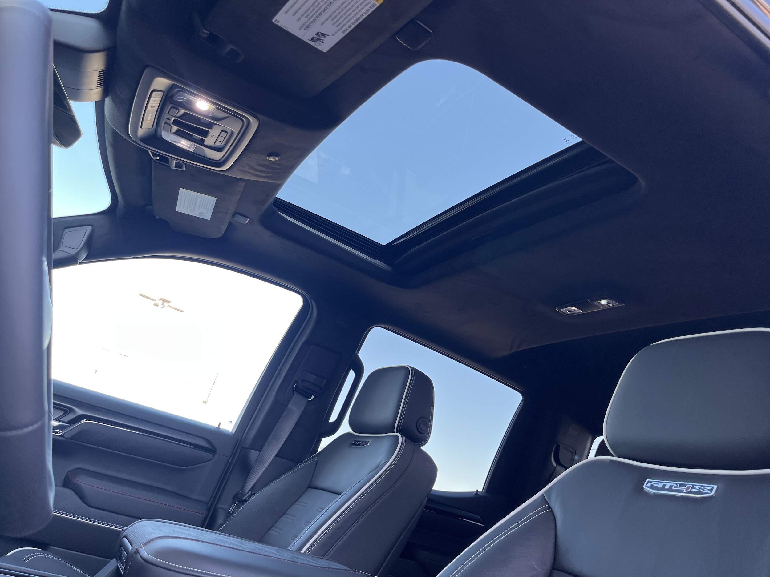 2026 GMC Sierra 1500 AT4X - Photo 10