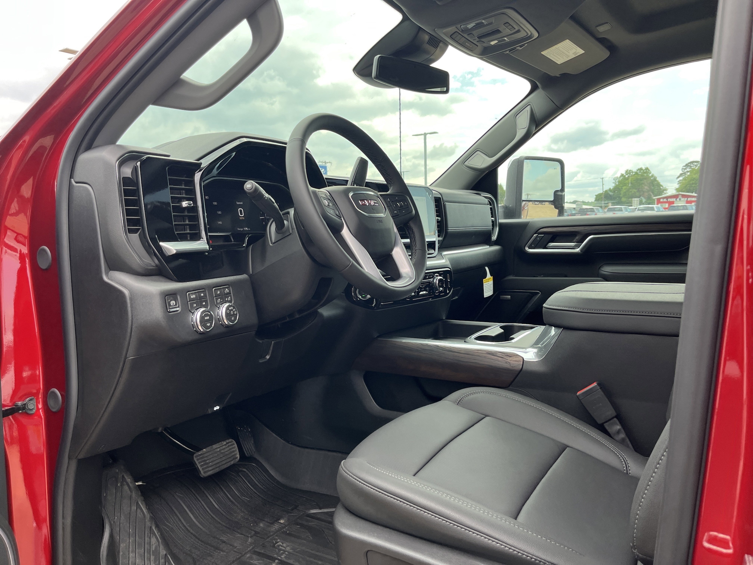 2026 GMC Sierra 2500HD SLT - Photo 8