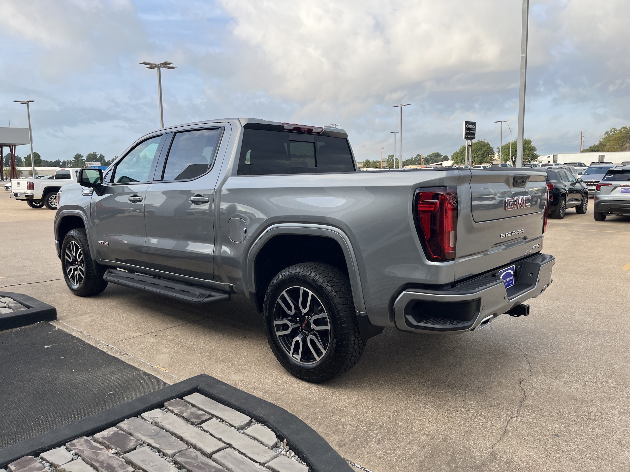 2026 GMC Sierra 1500 AT4 - Photo 4